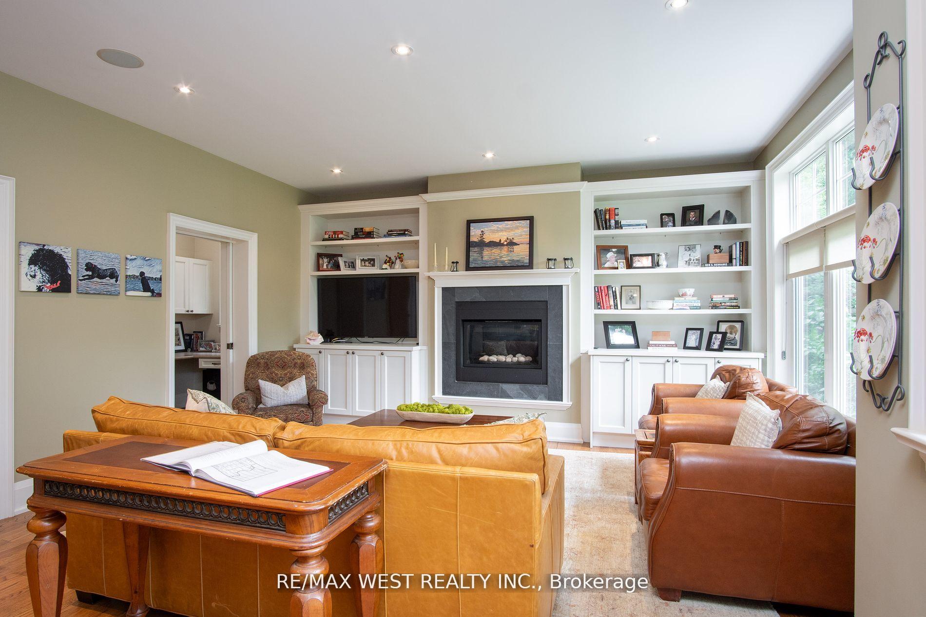 16 Ashton Manr, Toronto, ON M8Y2N5 | 4 Bedroom 4 Bathroom Detached House | Image 7