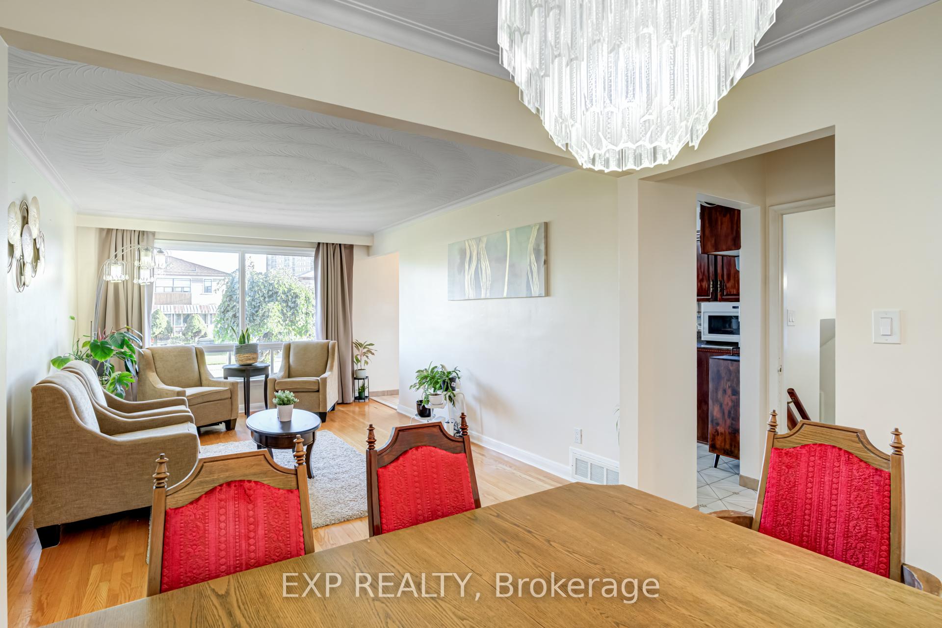 16 Heavitree Dr, Toronto, ON M3L1K6 | 3 Bedroom 2 Bathroom Semi-Detached House | Image 12