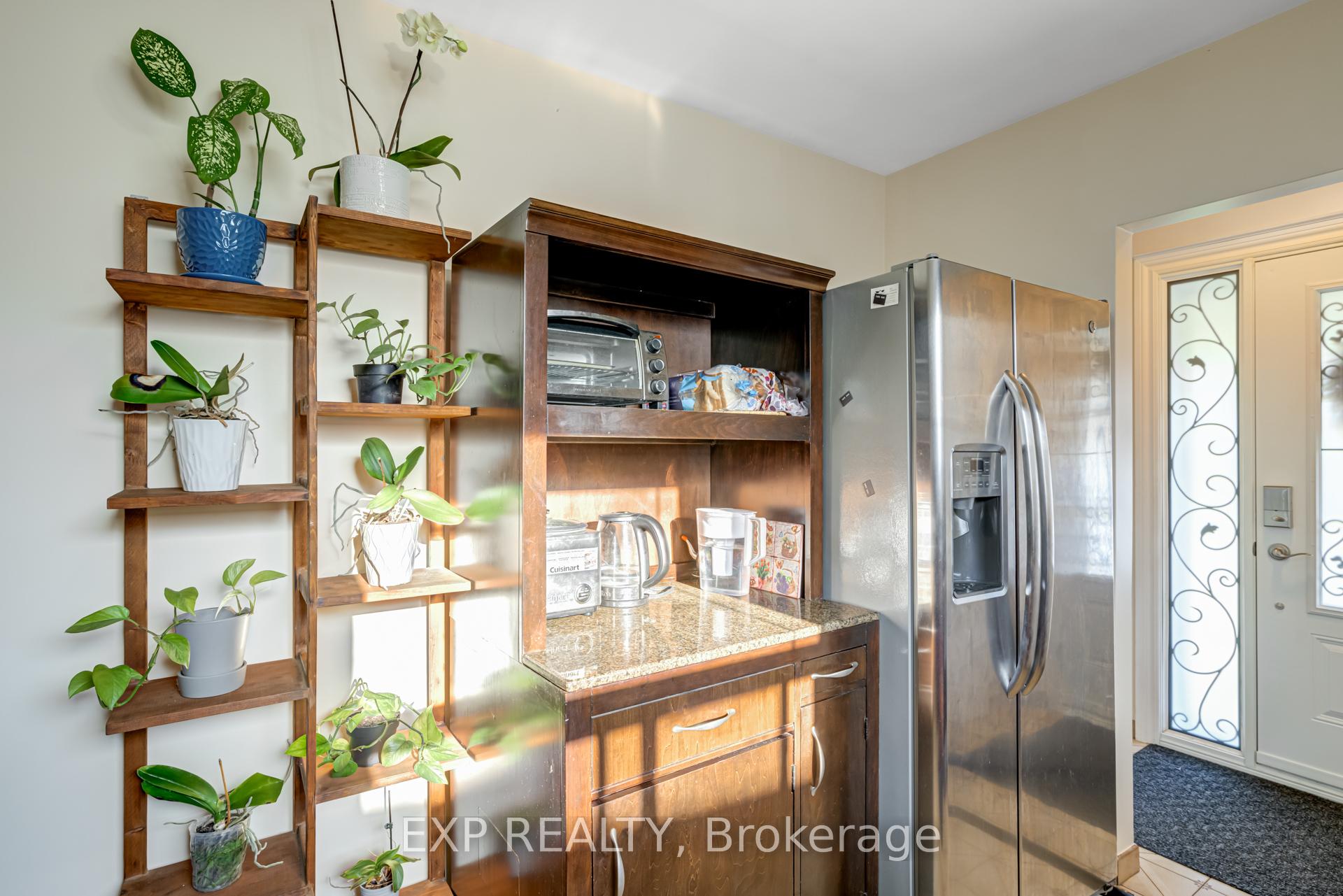 16 Heavitree Dr, Toronto, ON M3L1K6 | 3 Bedroom 2 Bathroom Semi-Detached House | Image 15