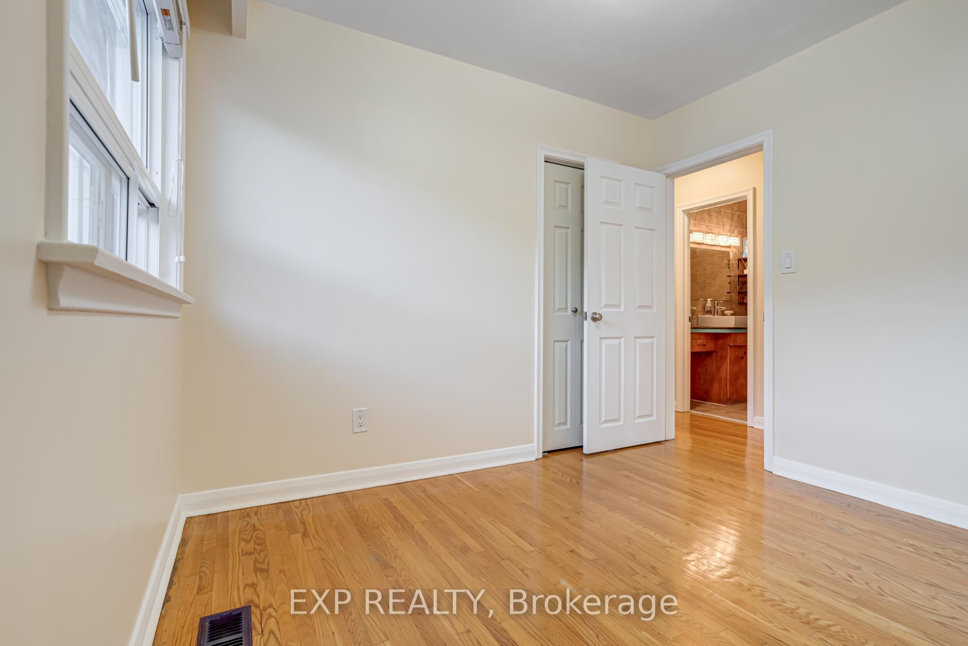 16 Heavitree Dr, Toronto, ON M3L1K6 | 3 Bedroom 2 Bathroom Semi-Detached House | Image 22