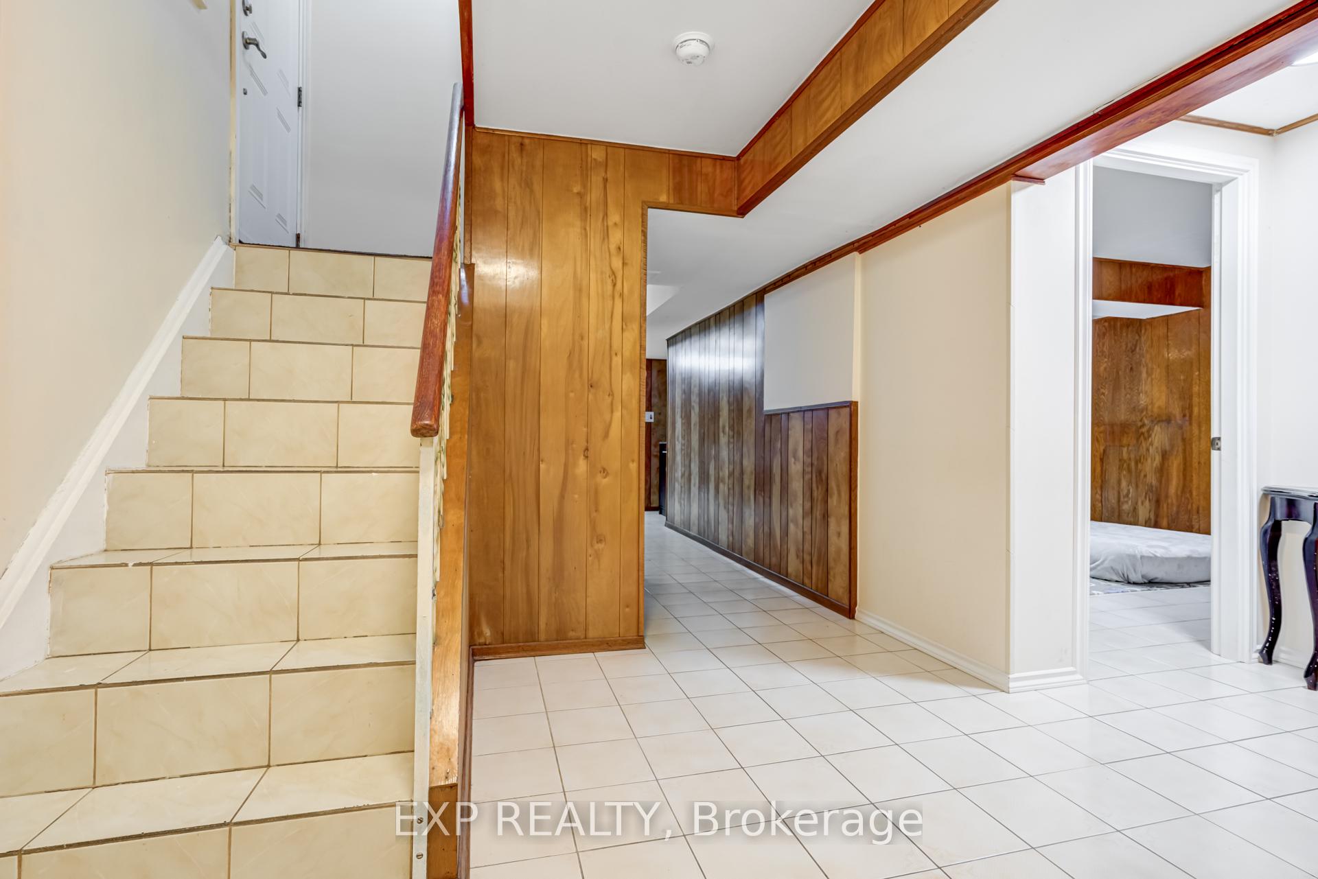 16 Heavitree Dr, Toronto, ON M3L1K6 | 3 Bedroom 2 Bathroom Semi-Detached House | Image 25