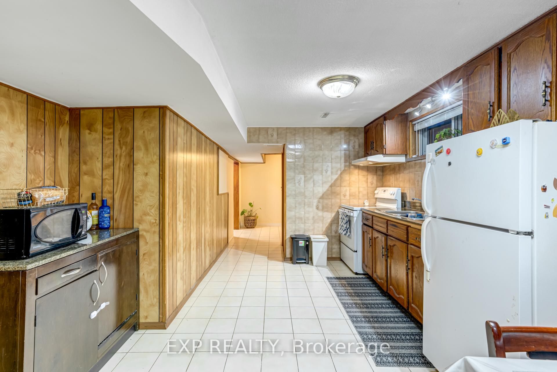 16 Heavitree Dr, Toronto, ON M3L1K6 | 3 Bedroom 2 Bathroom Semi-Detached House | Image 33