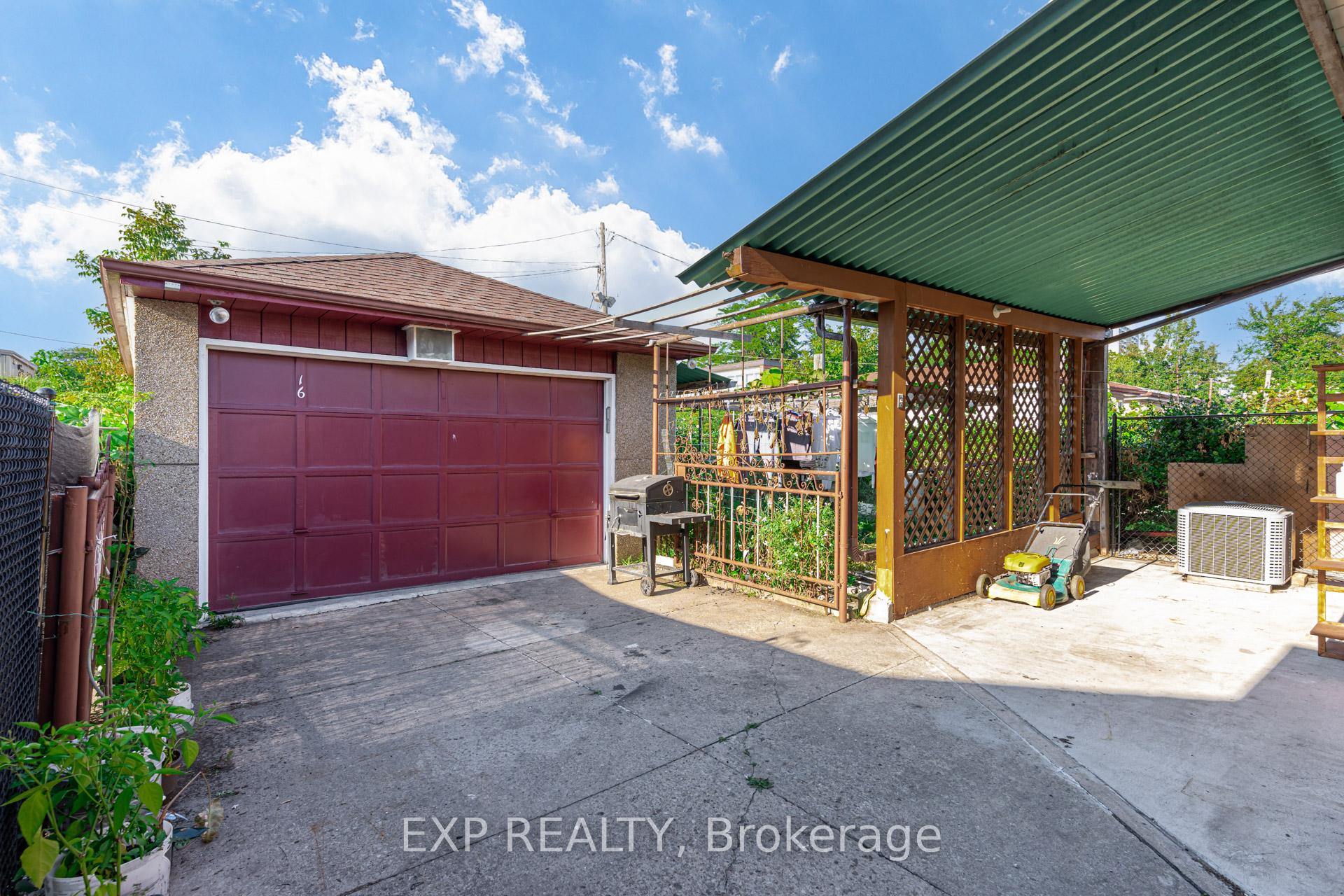 16 Heavitree Dr, Toronto, ON M3L1K6 | 3 Bedroom 2 Bathroom Semi-Detached House | Image 37