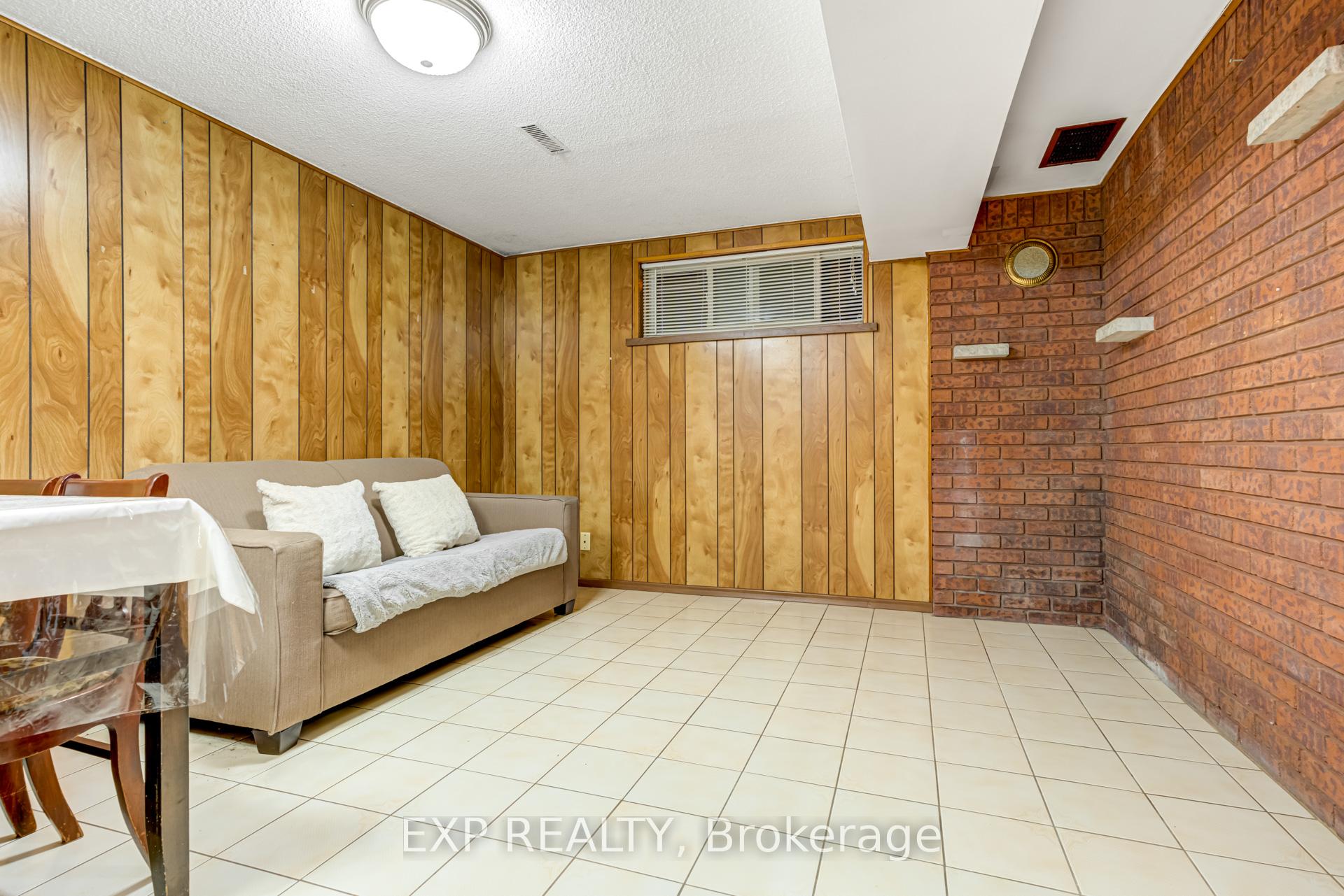 16 Heavitree Dr, Toronto, ON M3L1K6 | 3 Bedroom 2 Bathroom Semi-Detached House | Image 4