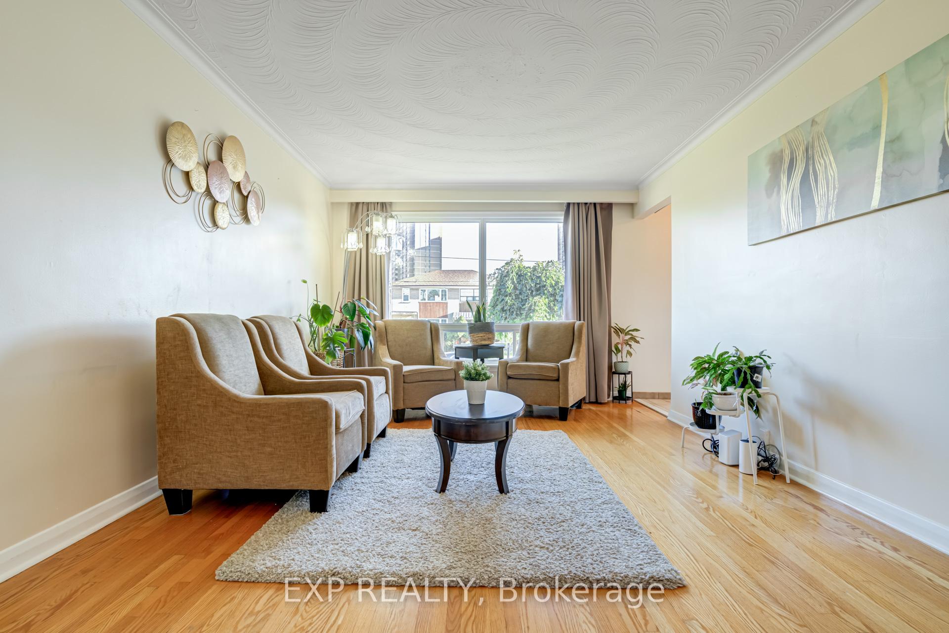 16 Heavitree Dr, Toronto, ON M3L1K6 | 3 Bedroom 2 Bathroom Semi-Detached House | Image 9