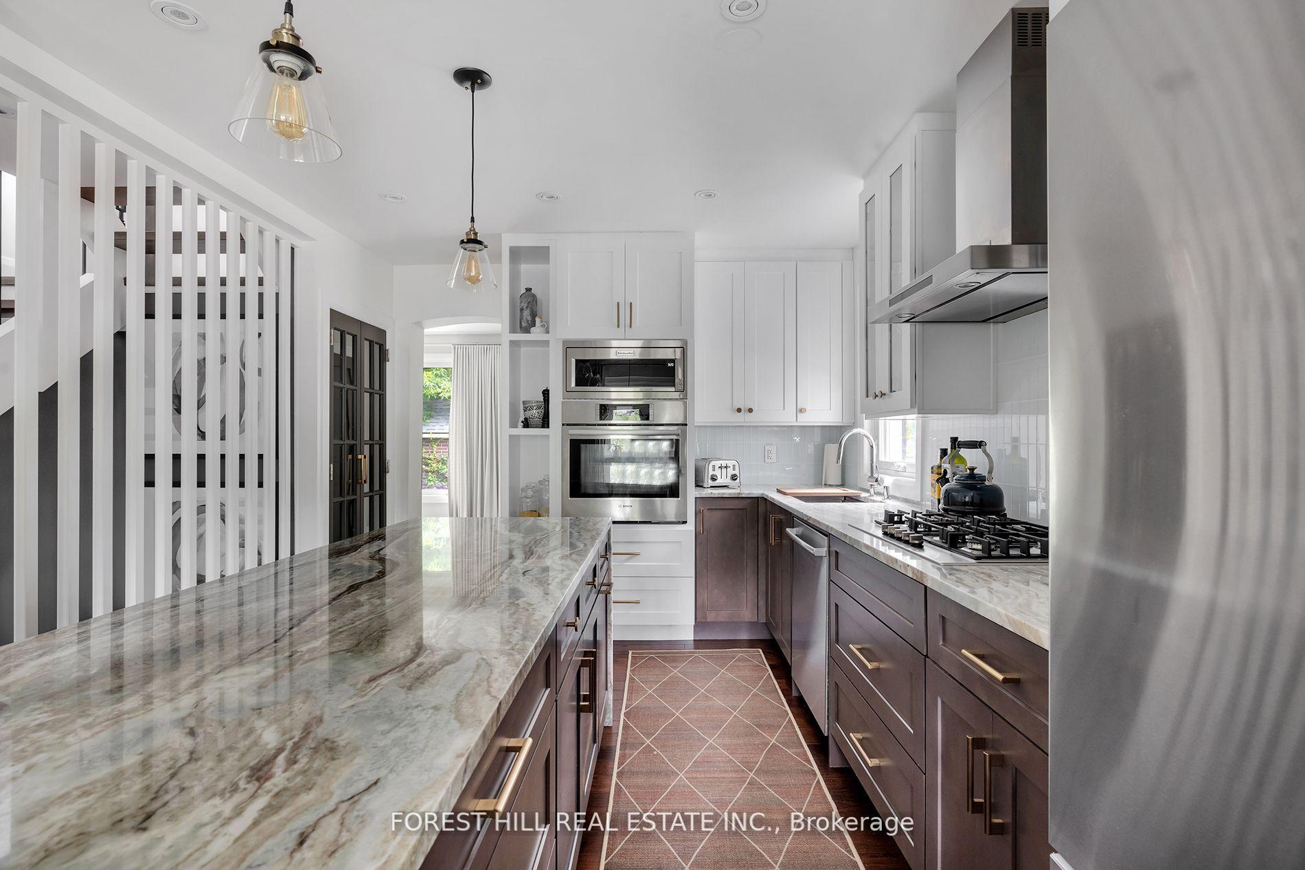 2567 Lake Shore Blvd W, Toronto, ON M8V1E5 | 3 Bedroom 4 Bathroom Detached House | Image 10