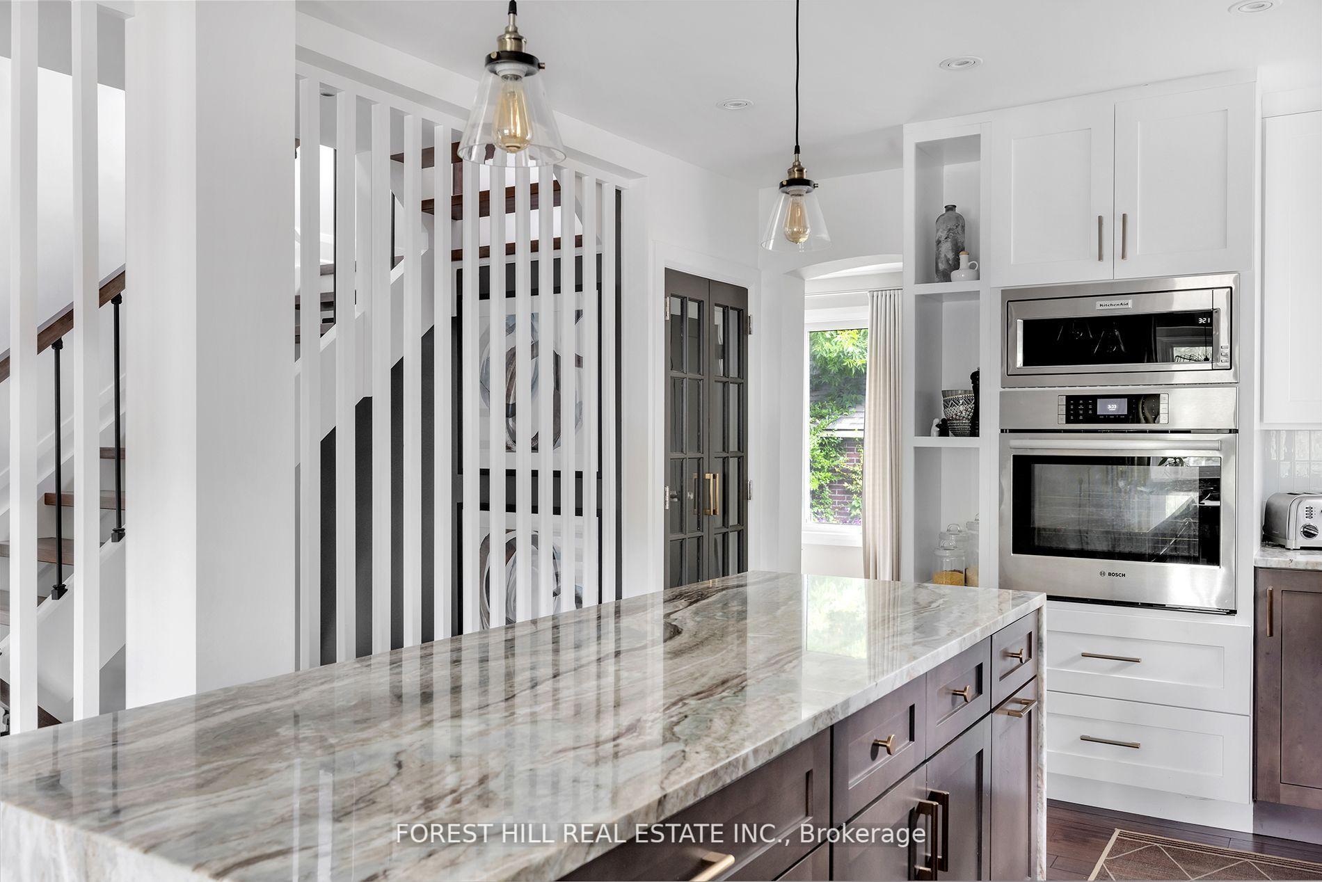 2567 Lake Shore Blvd W, Toronto, ON M8V1E5 | 3 Bedroom 4 Bathroom Detached House | Image 12