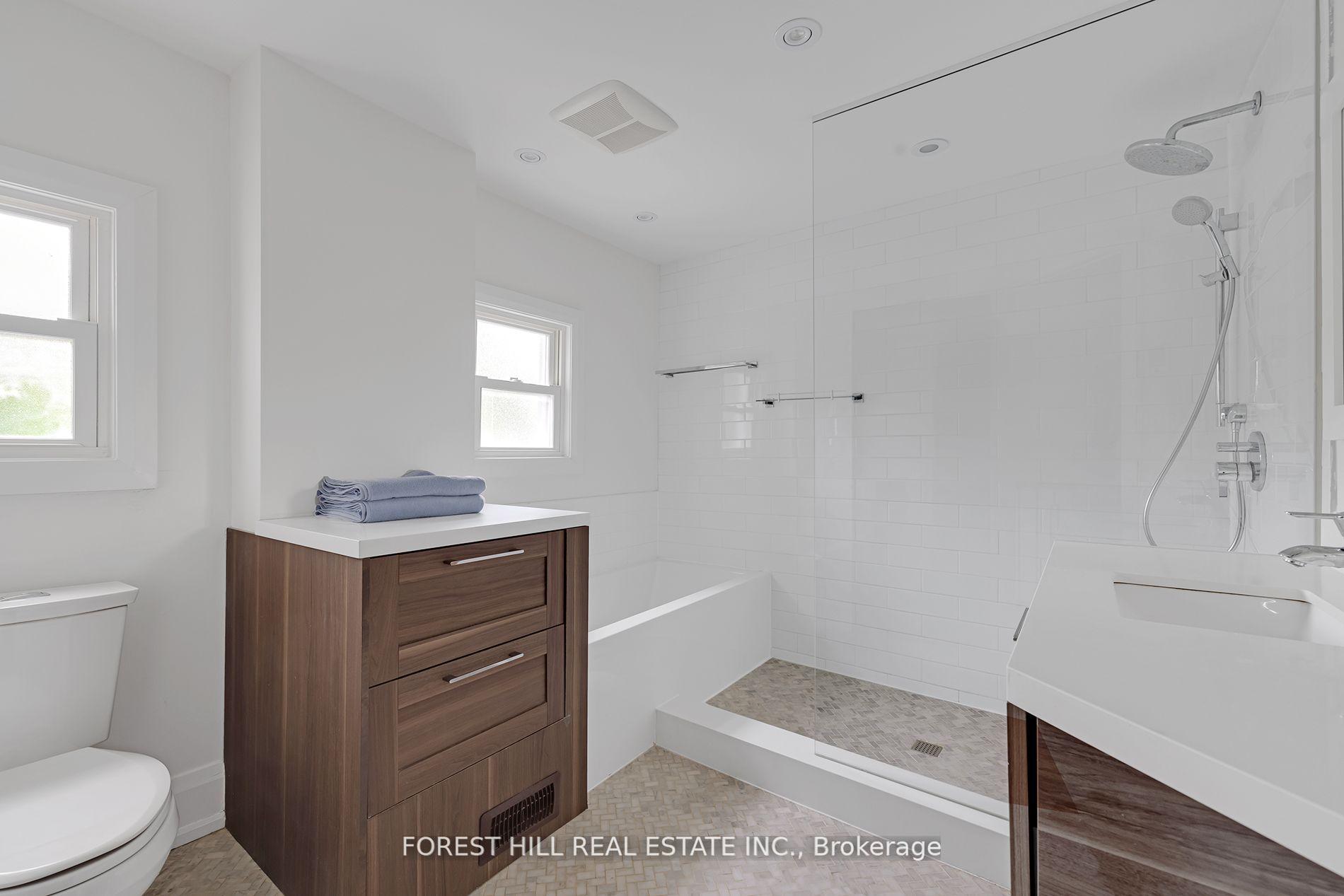 2567 Lake Shore Blvd W, Toronto, ON M8V1E5 | 3 Bedroom 4 Bathroom Detached House | Image 28