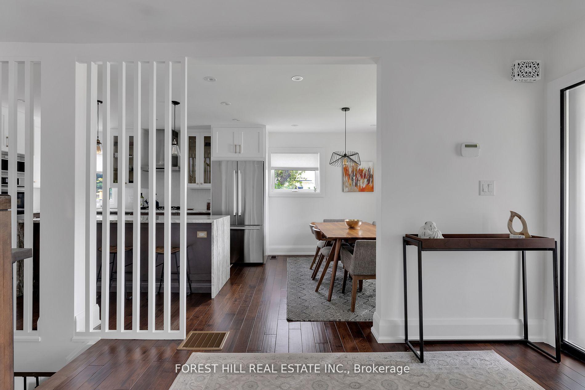 2567 Lake Shore Blvd W, Toronto, ON M8V1E5 | 3 Bedroom 4 Bathroom Detached House | Image 3