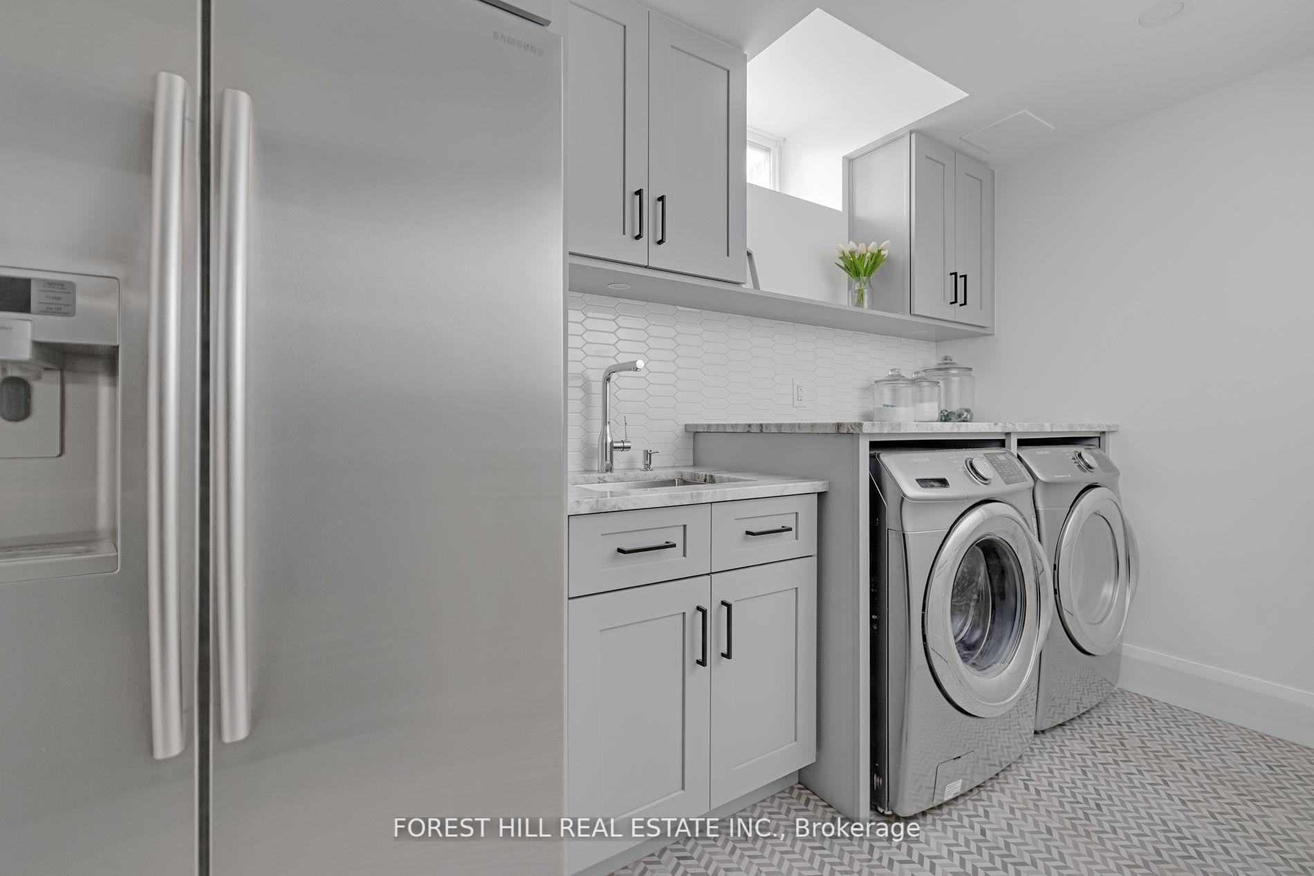 2567 Lake Shore Blvd W, Toronto, ON M8V1E5 | 3 Bedroom 4 Bathroom Detached House | Image 34