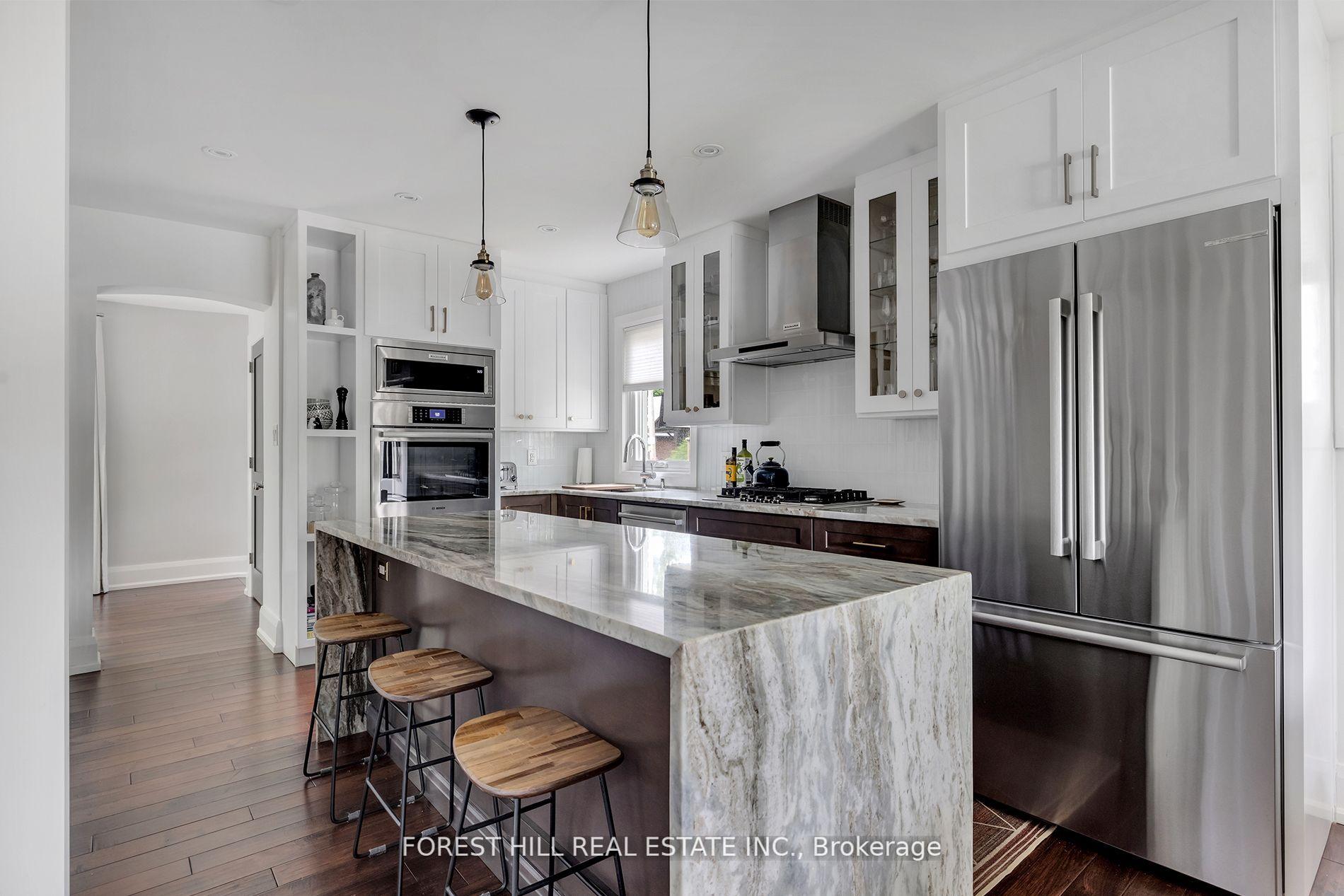 2567 Lake Shore Blvd W, Toronto, ON M8V1E5 | 3 Bedroom 4 Bathroom Detached House | Image 8