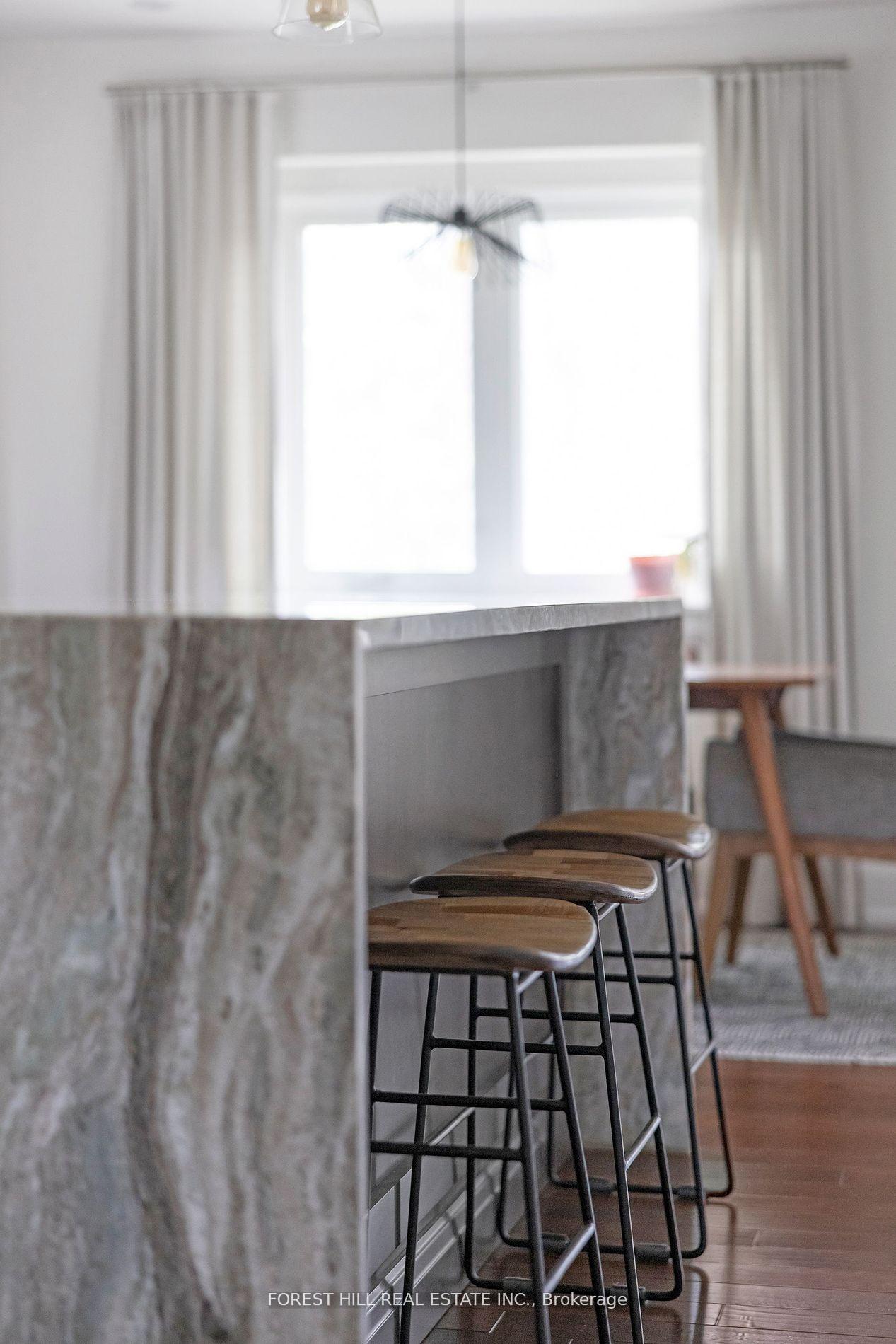 2567 Lake Shore Blvd W, Toronto, ON M8V1E5 | 3 Bedroom 4 Bathroom Detached House | Image 9