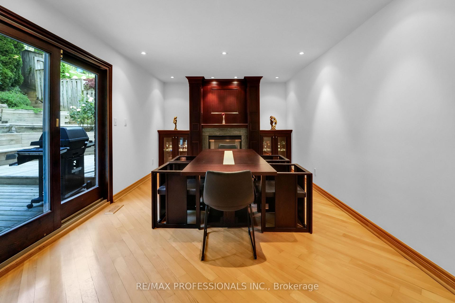 33 Bonnyview Dr, Toronto, ON M8Y3G7 | 4 Bedroom 3 Bathroom Detached House | Image 9