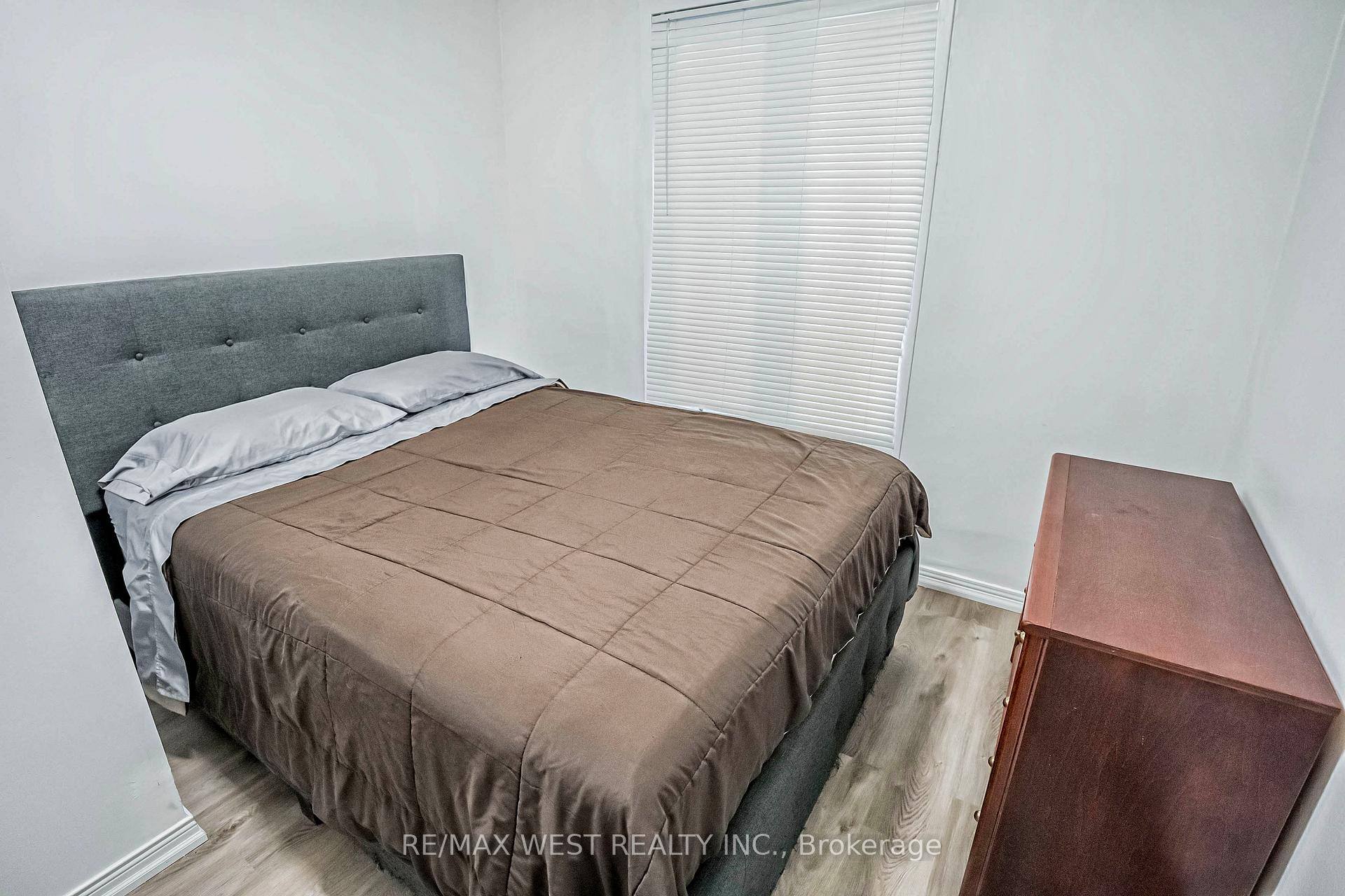 560 Perth Ave, Toronto, ON M6N2W7 | 3 Bedroom 3 Bathroom Semi-Detached House | Image 11