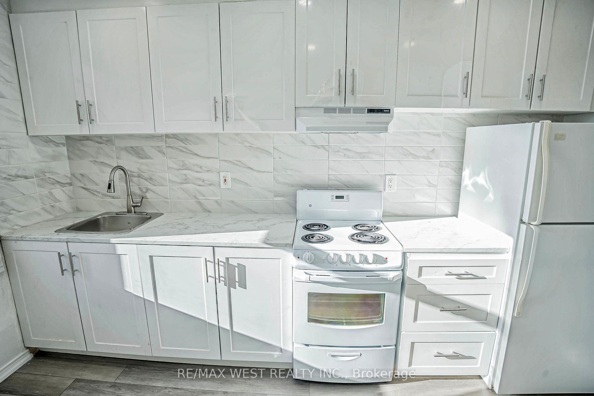 560 Perth Ave, Toronto, ON M6N2W7 | 3 Bedroom 3 Bathroom Semi-Detached House | Image 20