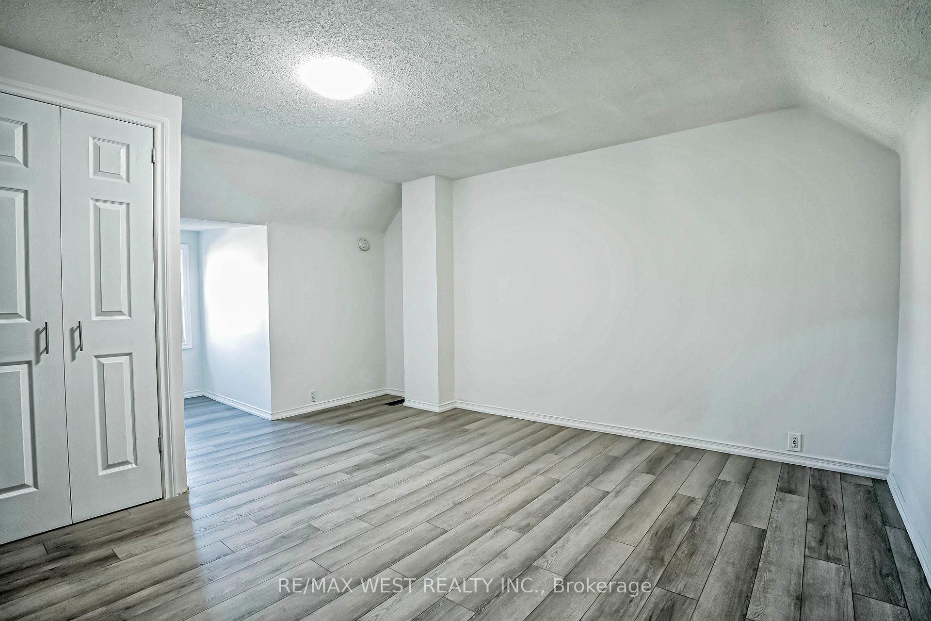 560 Perth Ave, Toronto, ON M6N2W7 | 3 Bedroom 3 Bathroom Semi-Detached House | Image 22