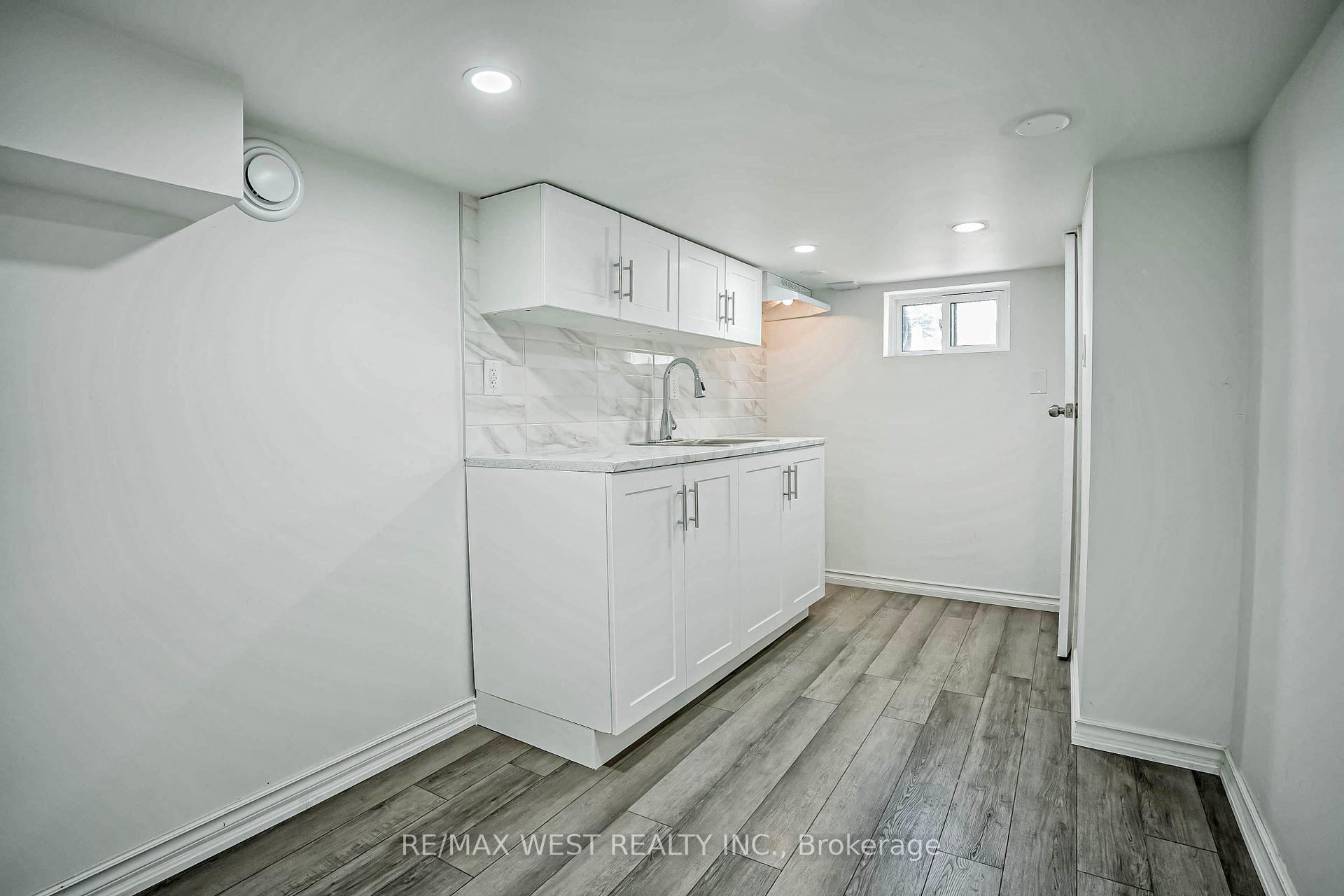 560 Perth Ave, Toronto, ON M6N2W7 | 3 Bedroom 3 Bathroom Semi-Detached House | Image 27