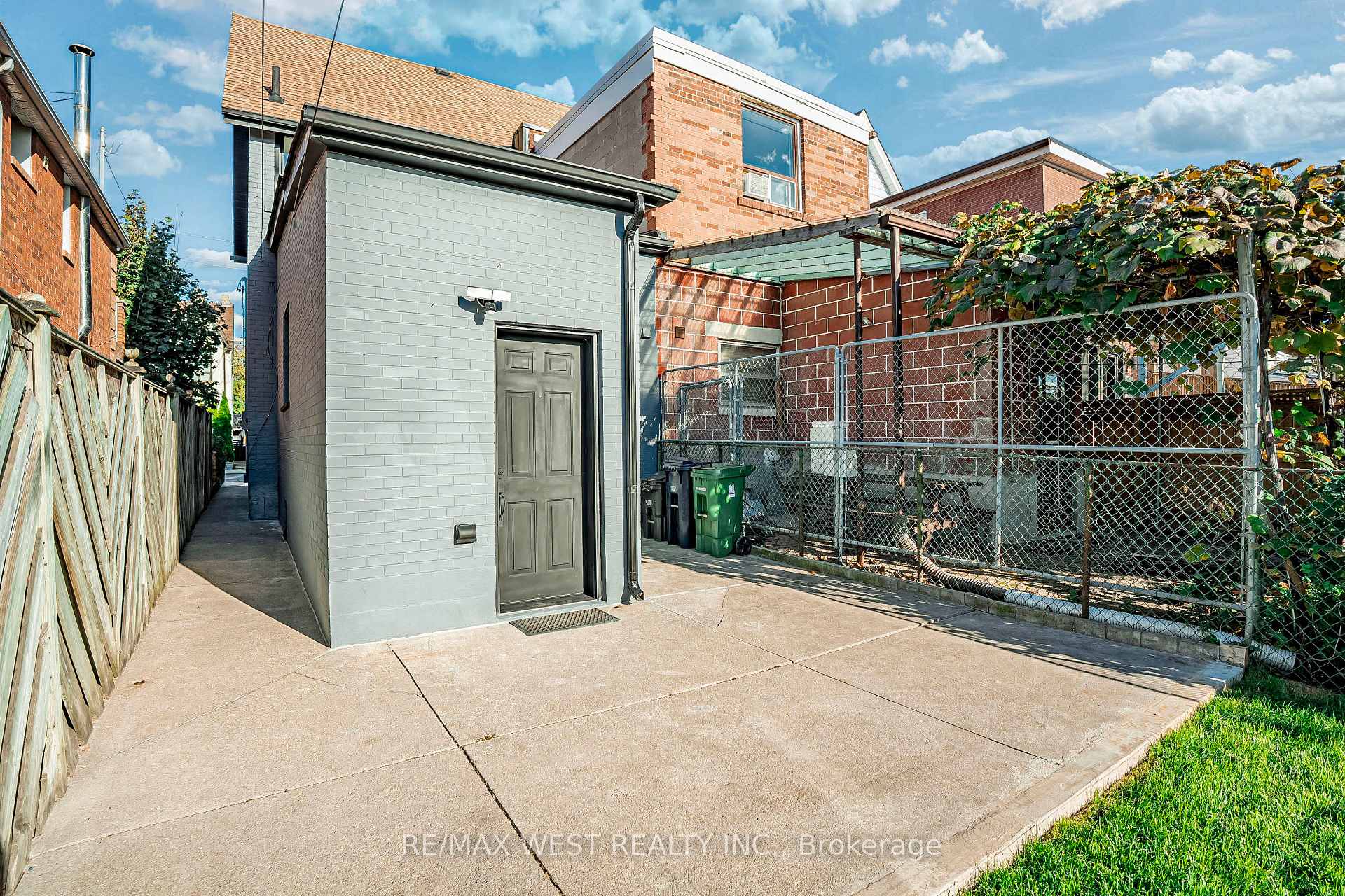 560 Perth Ave, Toronto, ON M6N2W7 | 3 Bedroom 3 Bathroom Semi-Detached House | Image 35