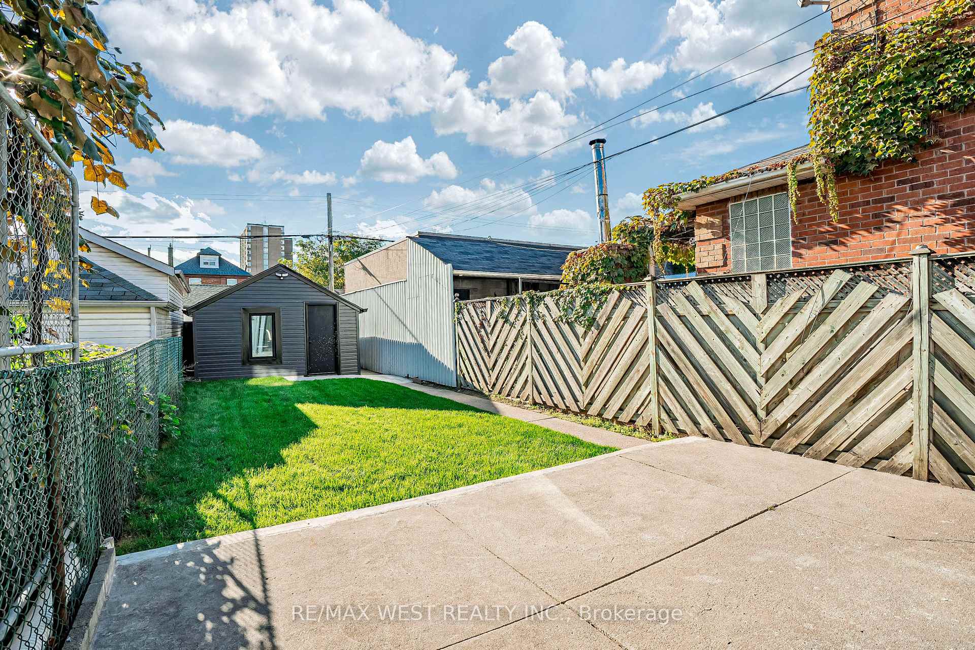 560 Perth Ave, Toronto, ON M6N2W7 | 3 Bedroom 3 Bathroom Semi-Detached House | Image 37