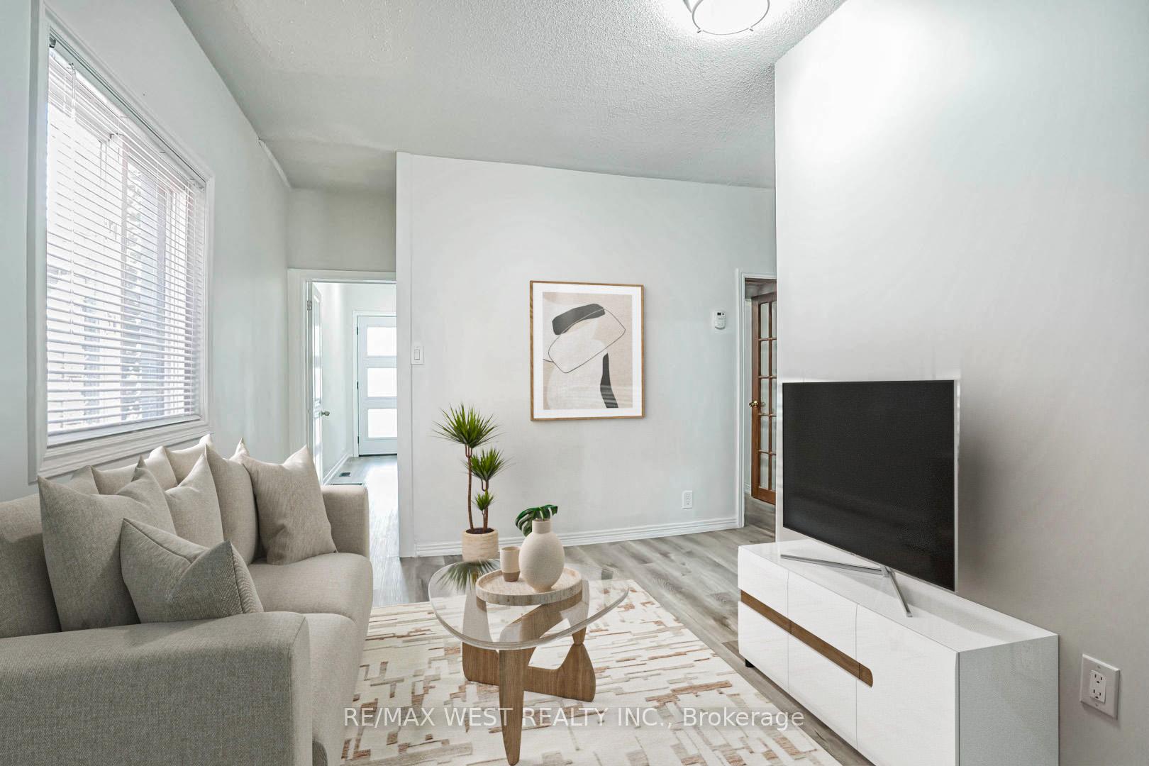 560 Perth Ave, Toronto, ON M6N2W7 | 3 Bedroom 3 Bathroom Semi-Detached House | Image 6