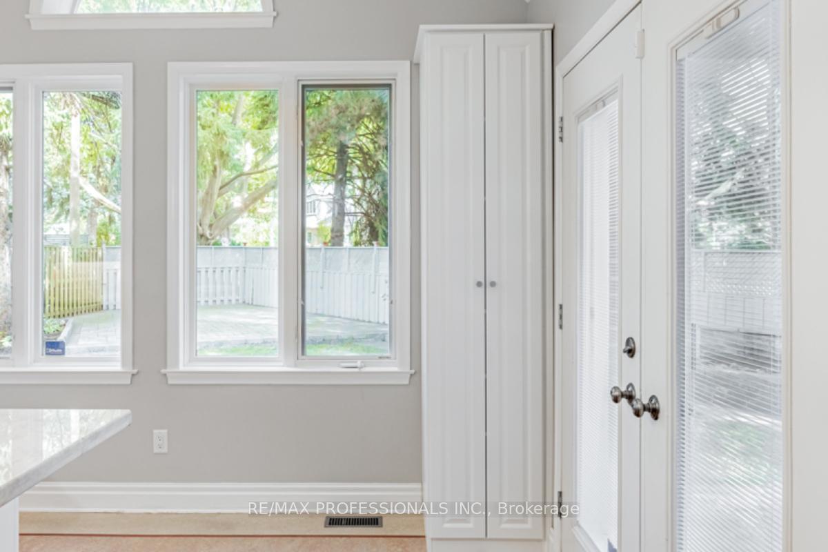 54 Robin Hood Rd, Toronto, ON M9A2W8 | 4 Bedroom 3 Bathroom Detached House | Image 26