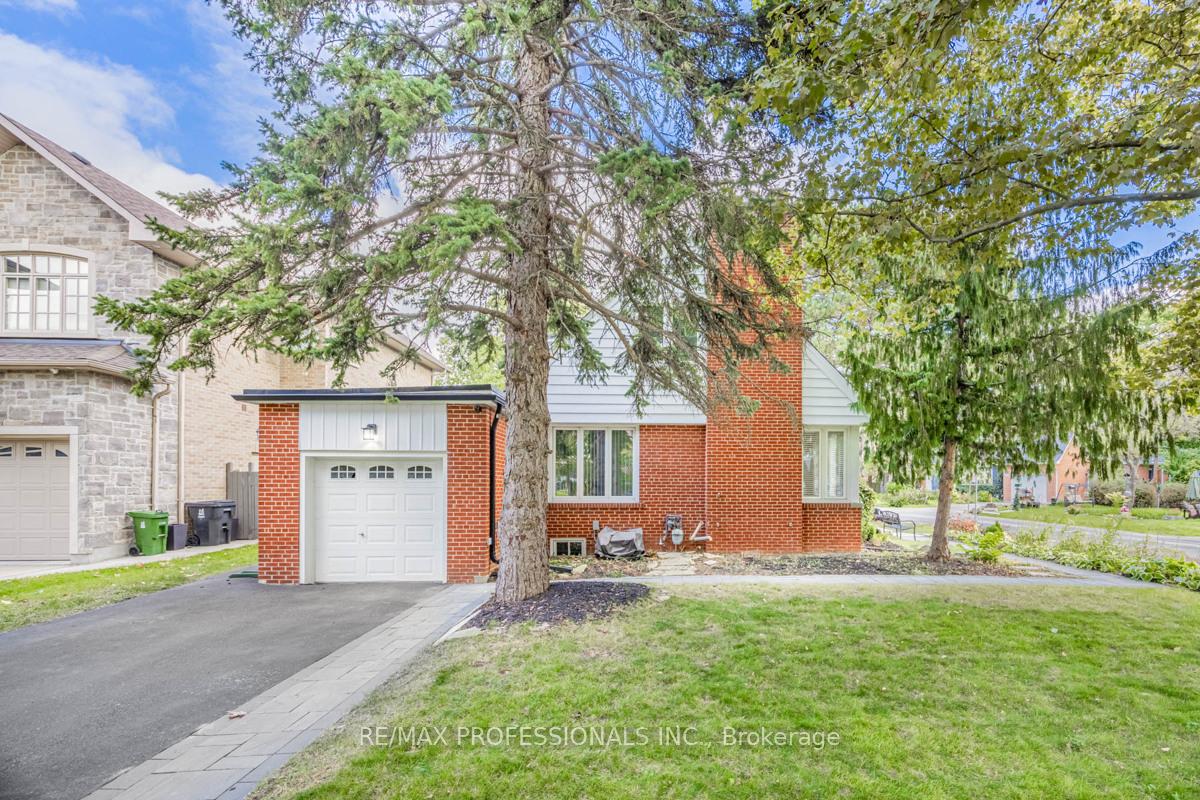 54 Robin Hood Rd, Toronto, ON M9A2W8 | 4 Bedroom 3 Bathroom Detached House | Image 32