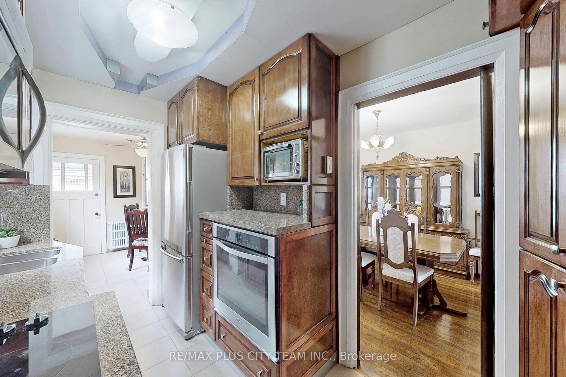 86 Bristol Ave, Toronto, ON M6H3J9 | 3 Bedroom 2 Bathroom Semi-Detached House | Image 10