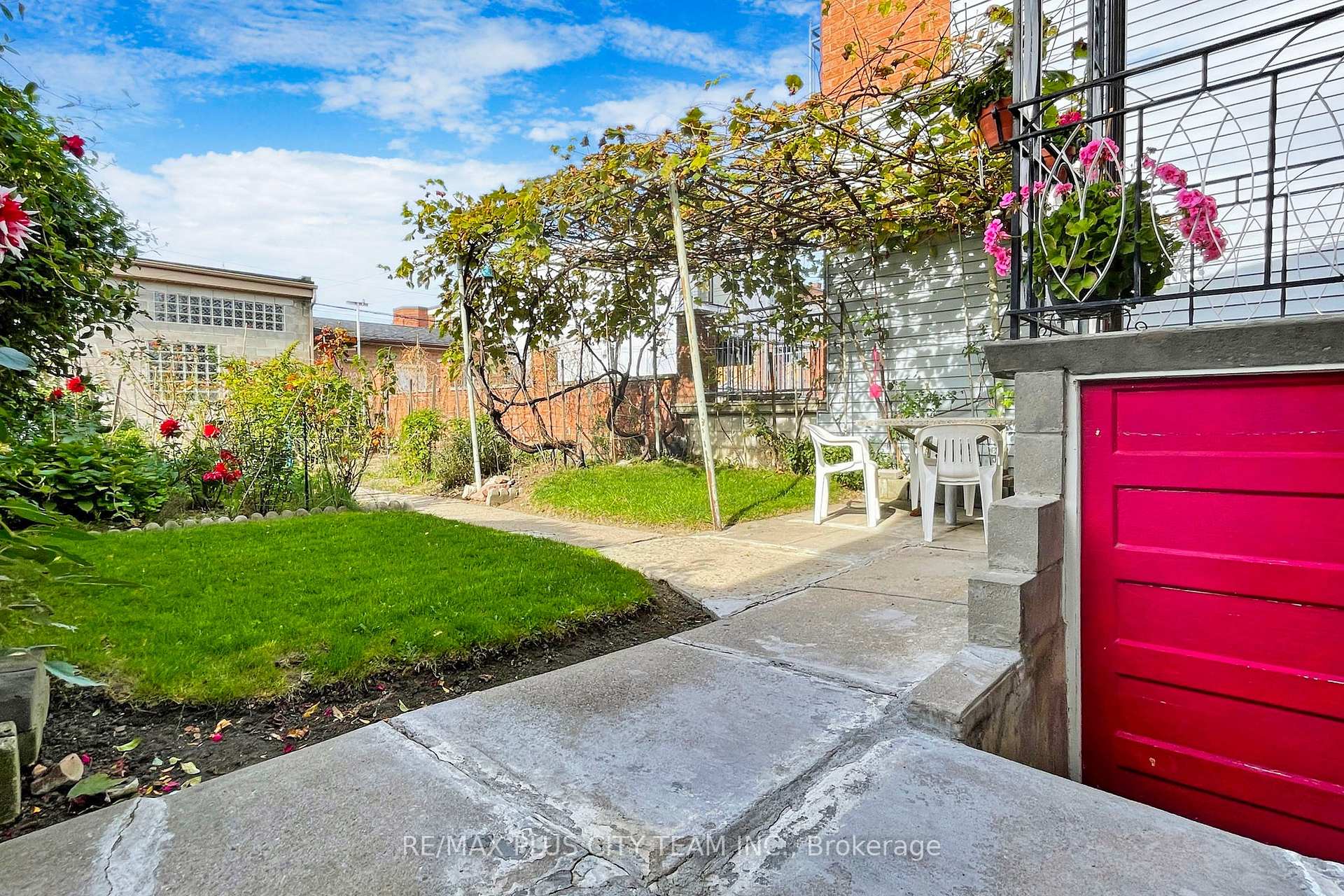 86 Bristol Ave, Toronto, ON M6H3J9 | 3 Bedroom 2 Bathroom Semi-Detached House | Image 33