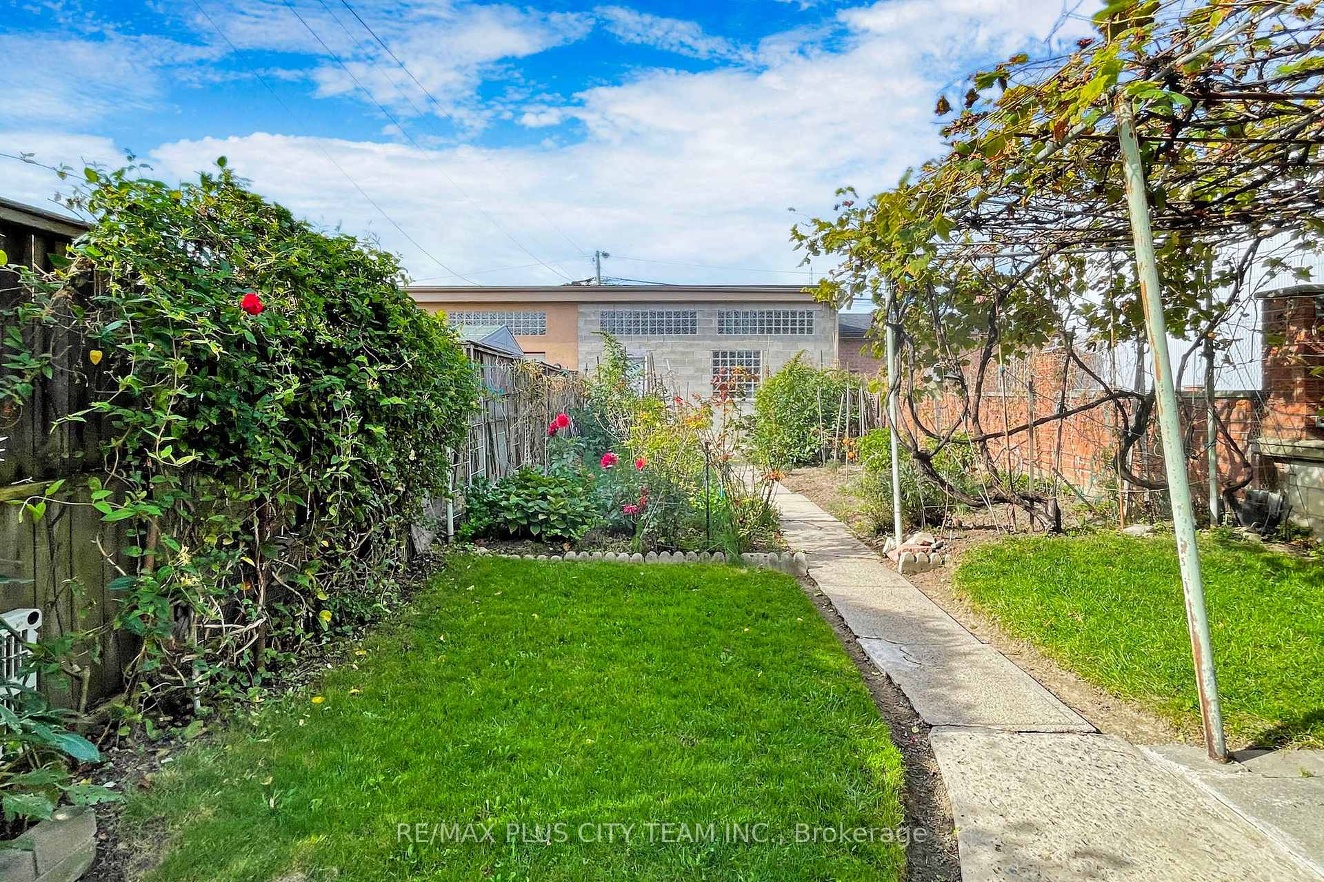 86 Bristol Ave, Toronto, ON M6H3J9 | 3 Bedroom 2 Bathroom Semi-Detached House | Image 35