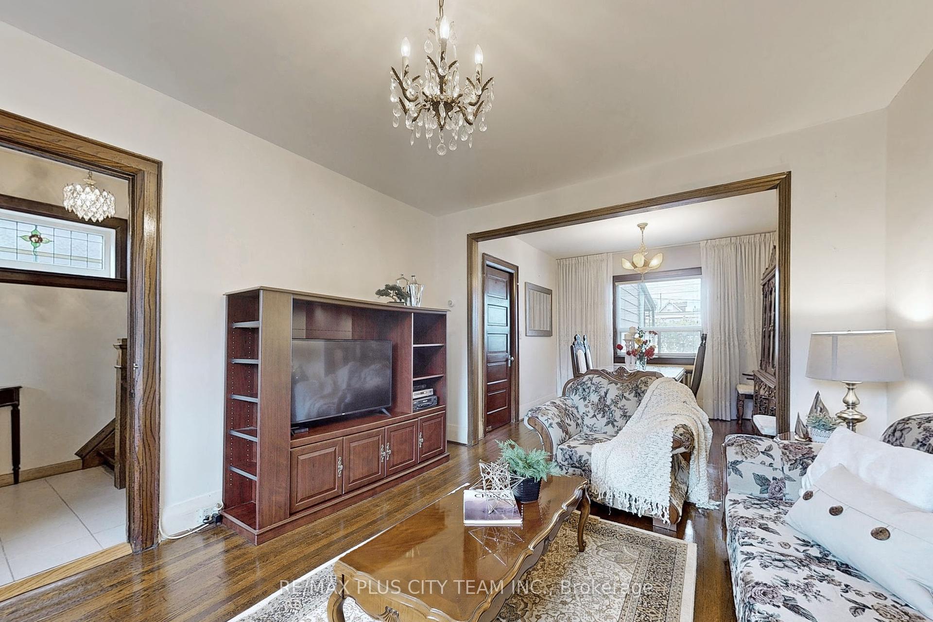 86 Bristol Ave, Toronto, ON M6H3J9 | 3 Bedroom 2 Bathroom Semi-Detached House | Image 6