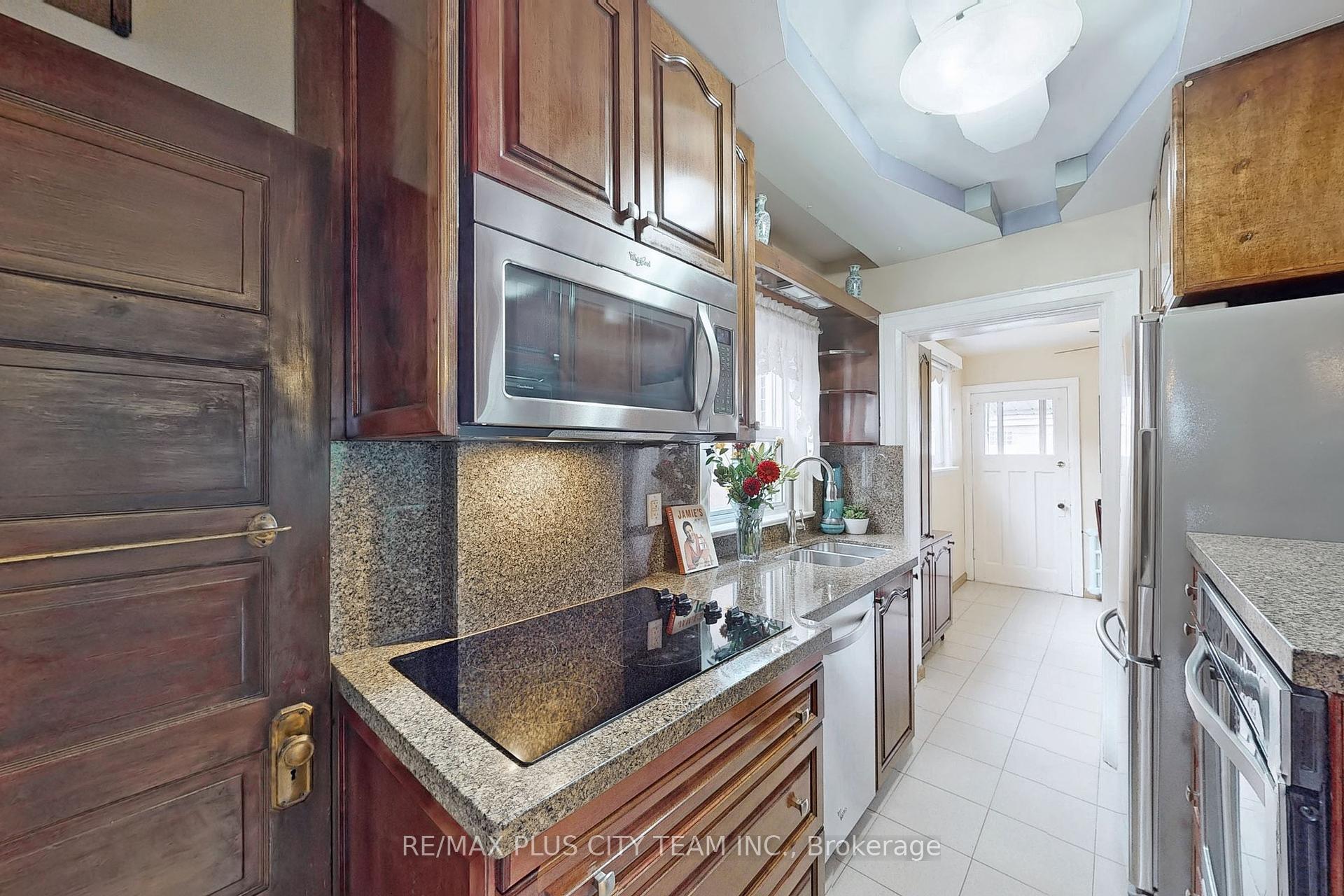 86 Bristol Ave, Toronto, ON M6H3J9 | 3 Bedroom 2 Bathroom Semi-Detached House | Image 9