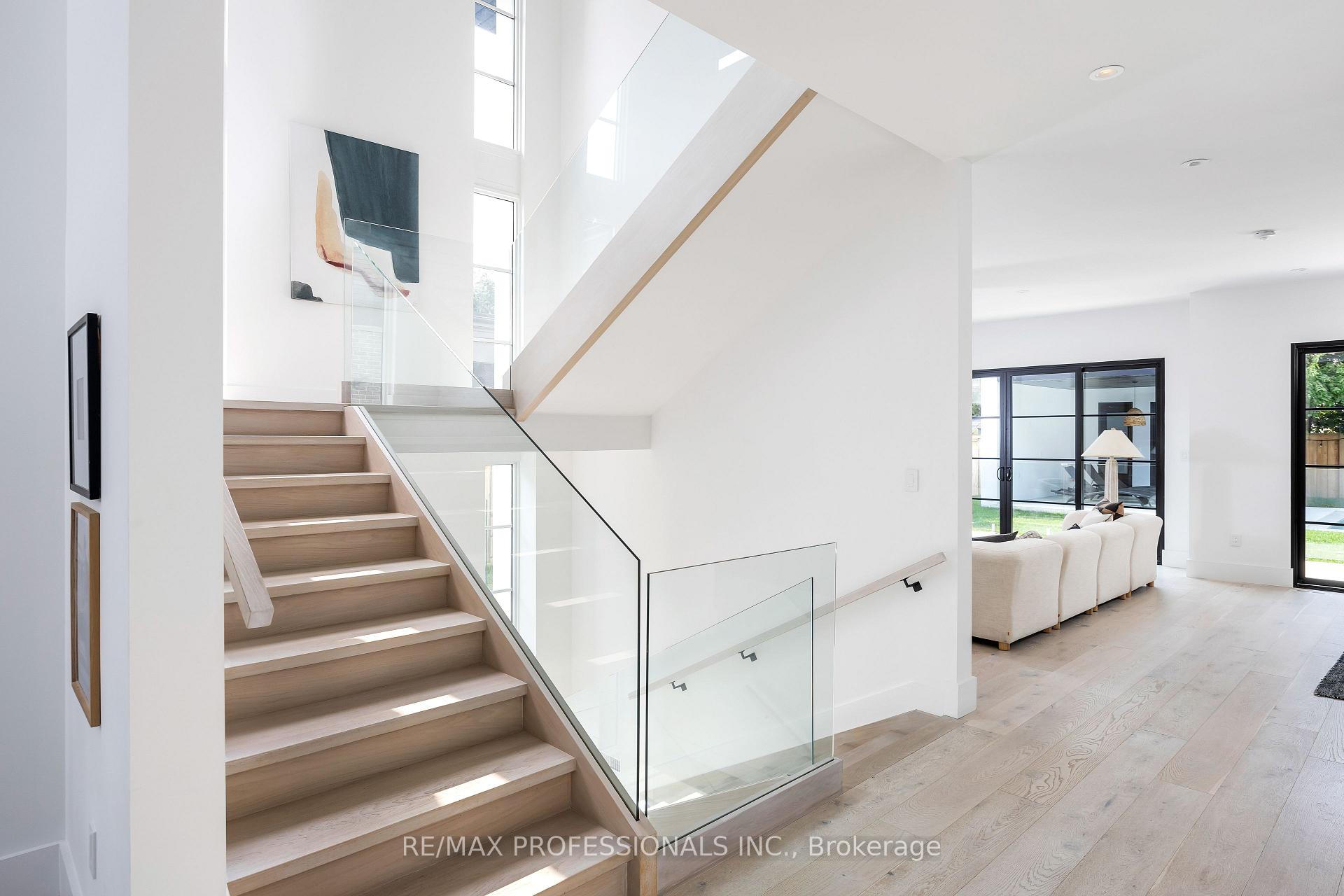 56 Warwood Rd, Toronto, ON M9B5B4 | 4 Bedroom 7 Bathroom Detached House | Image 10