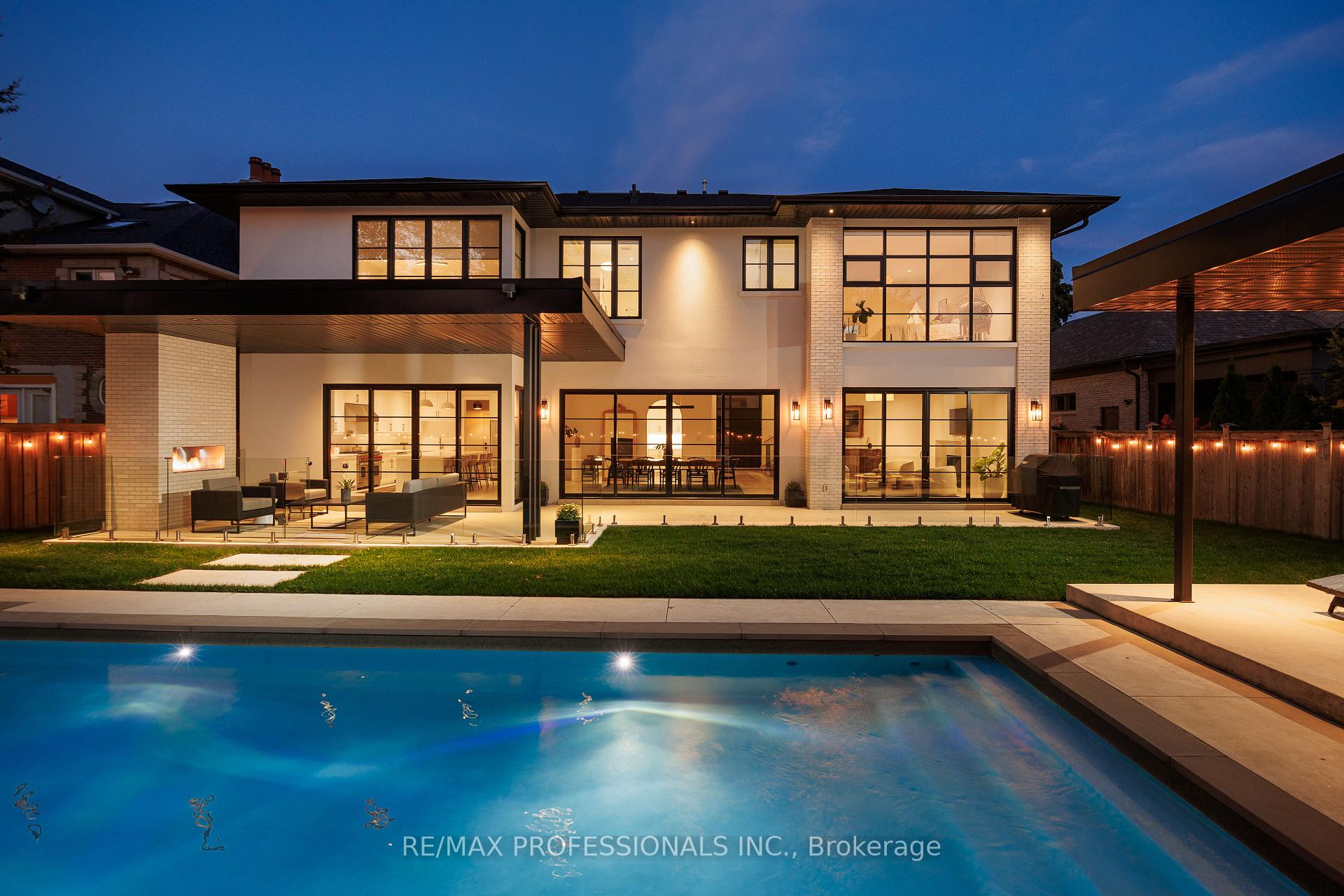 56 Warwood Rd, Toronto, ON M9B5B4 | 4 Bedroom 7 Bathroom Detached House | Image 22