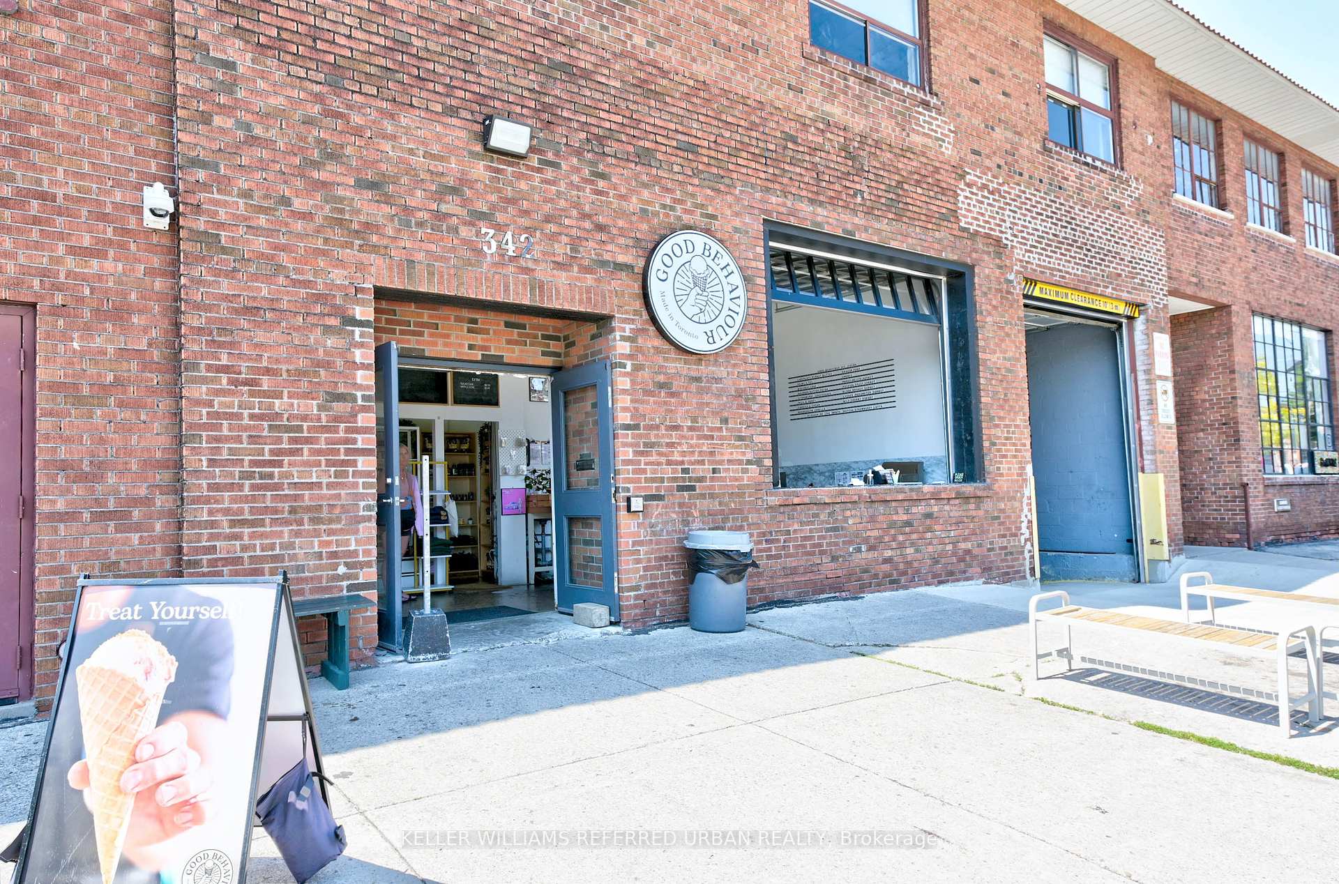 325 Westmoreland Ave N, Toronto, ON M6H3A6 | 2 Bedroom 3 Bathroom Semi-Detached House | Image 37