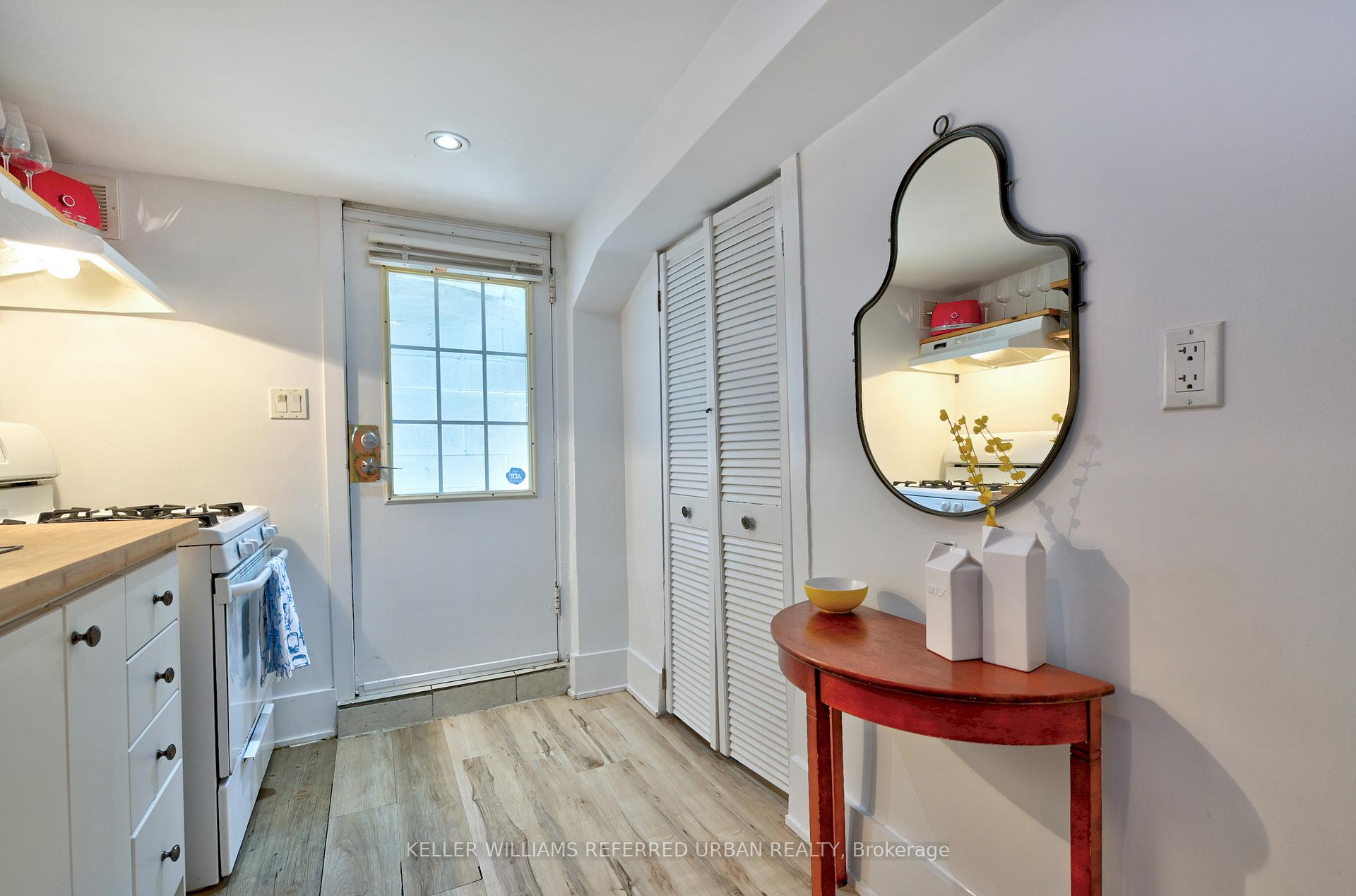 325 Westmoreland Ave N, Toronto, ON M6H3A6 | 2 Bedroom 3 Bathroom Semi-Detached House | Image 4