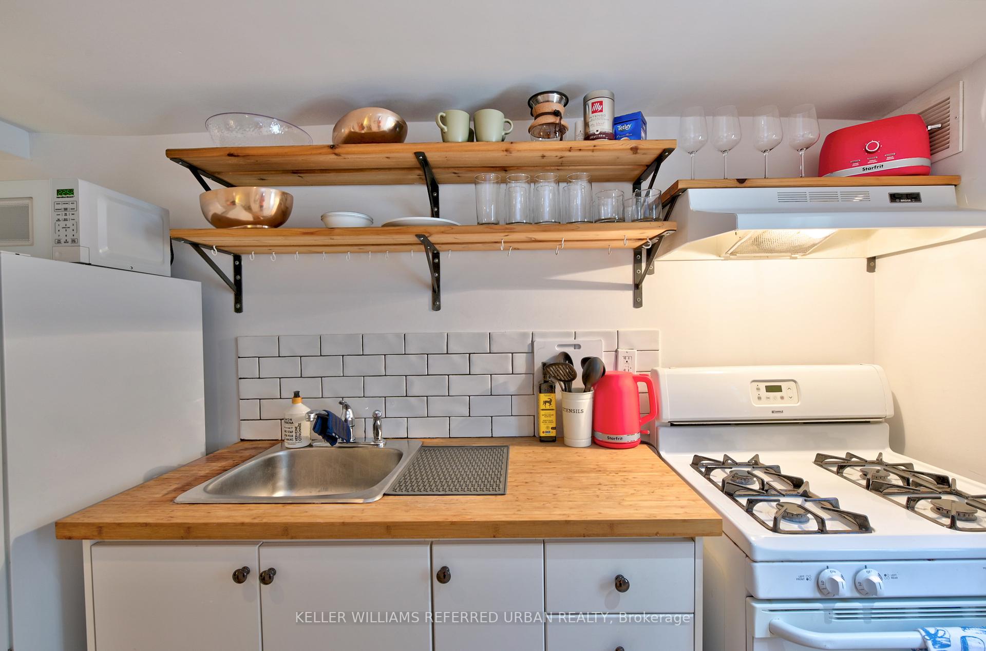 325 Westmoreland Ave N, Toronto, ON M6H3A6 | 2 Bedroom 3 Bathroom Semi-Detached House | Image 6