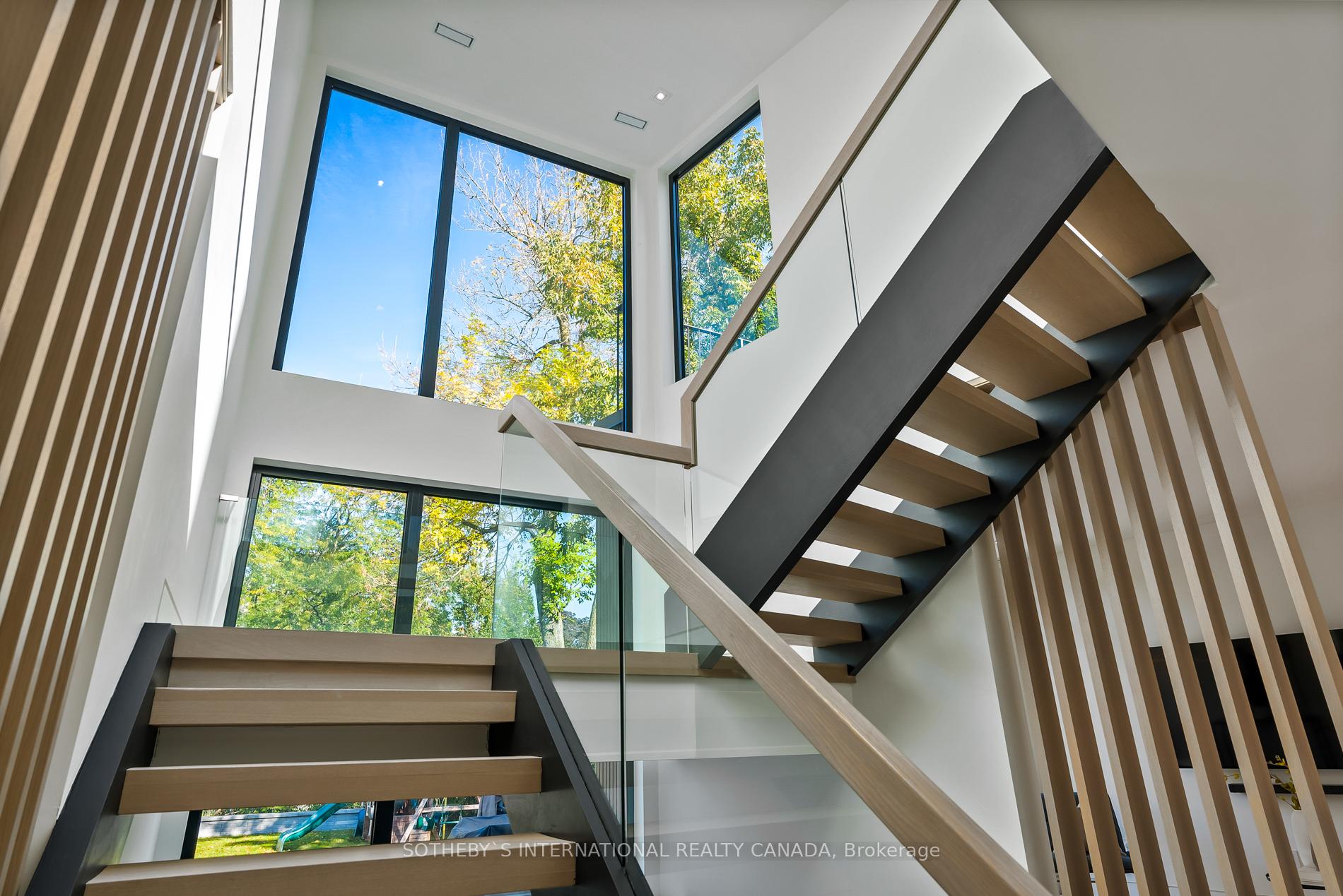 38 South Kingslea Dr, Toronto, ON M8Y2A4 | 4 Bedroom 6 Bathroom Detached House | Image 13