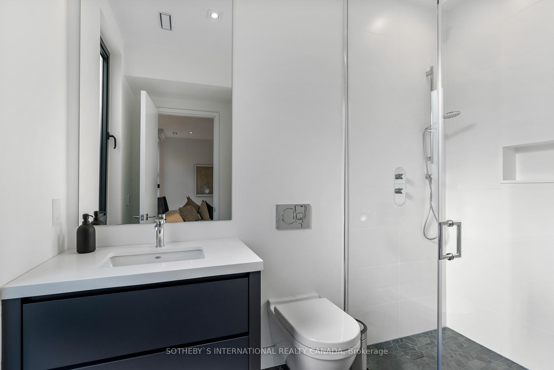 38 South Kingslea Dr, Toronto, ON M8Y2A4 | 4 Bedroom 6 Bathroom Detached House | Image 27