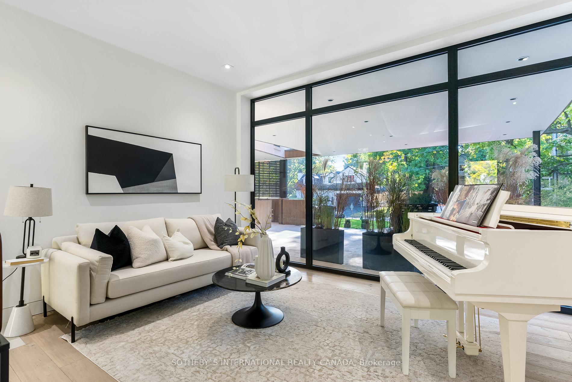 38 South Kingslea Dr, Toronto, ON M8Y2A4 | 4 Bedroom 6 Bathroom Detached House | Image 5