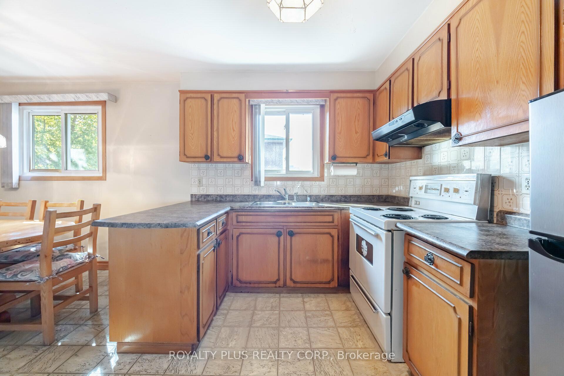 234 Grandravine Dr N, Toronto, ON M3N1H9 | 3 Bedroom 2 Bathroom Semi-Detached House | Image 13