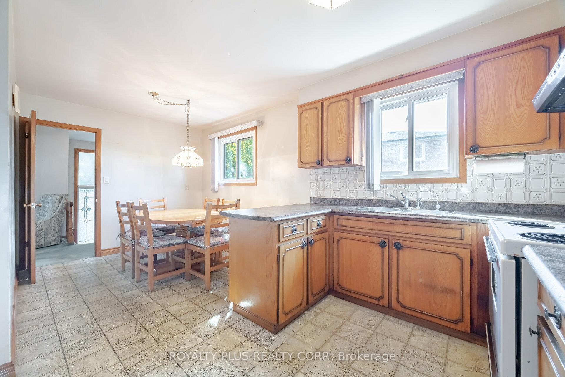 234 Grandravine Dr N, Toronto, ON M3N1H9 | 3 Bedroom 2 Bathroom Semi-Detached House | Image 14