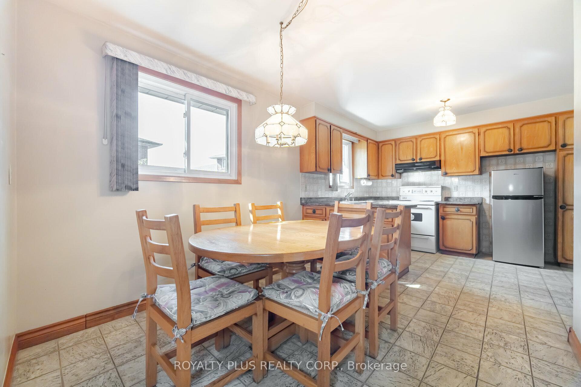 234 Grandravine Dr N, Toronto, ON M3N1H9 | 3 Bedroom 2 Bathroom Semi-Detached House | Image 16