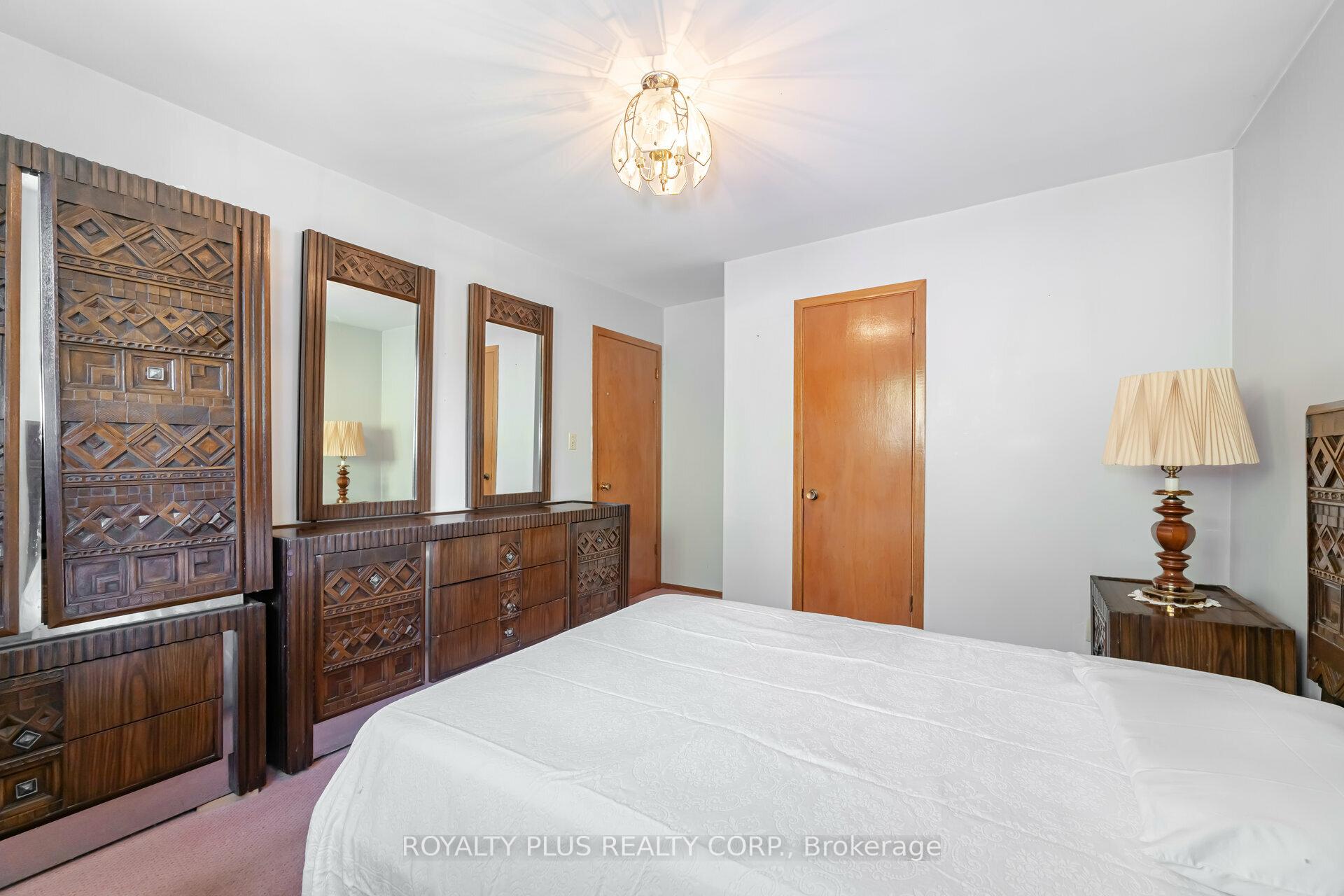 234 Grandravine Dr N, Toronto, ON M3N1H9 | 3 Bedroom 2 Bathroom Semi-Detached House | Image 20