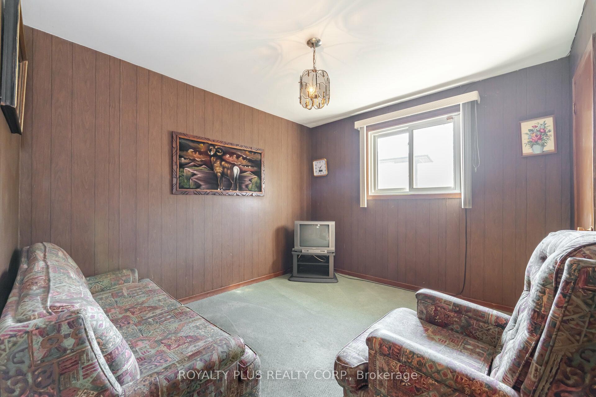 234 Grandravine Dr N, Toronto, ON M3N1H9 | 3 Bedroom 2 Bathroom Semi-Detached House | Image 21