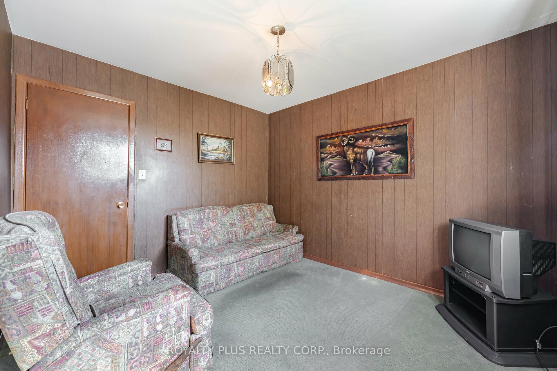 234 Grandravine Dr N, Toronto, ON M3N1H9 | 3 Bedroom 2 Bathroom Semi-Detached House | Image 22