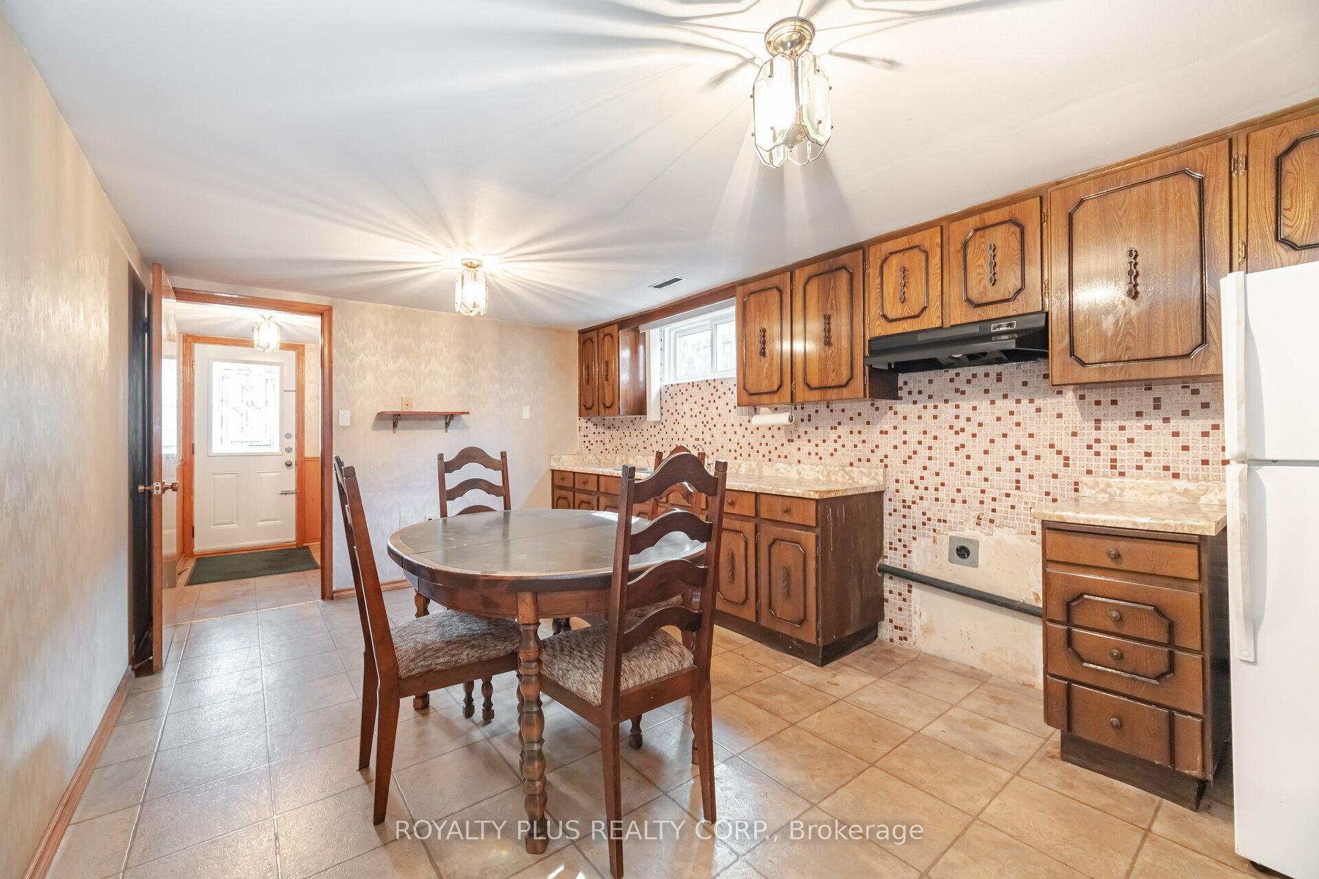 234 Grandravine Dr N, Toronto, ON M3N1H9 | 3 Bedroom 2 Bathroom Semi-Detached House | Image 30