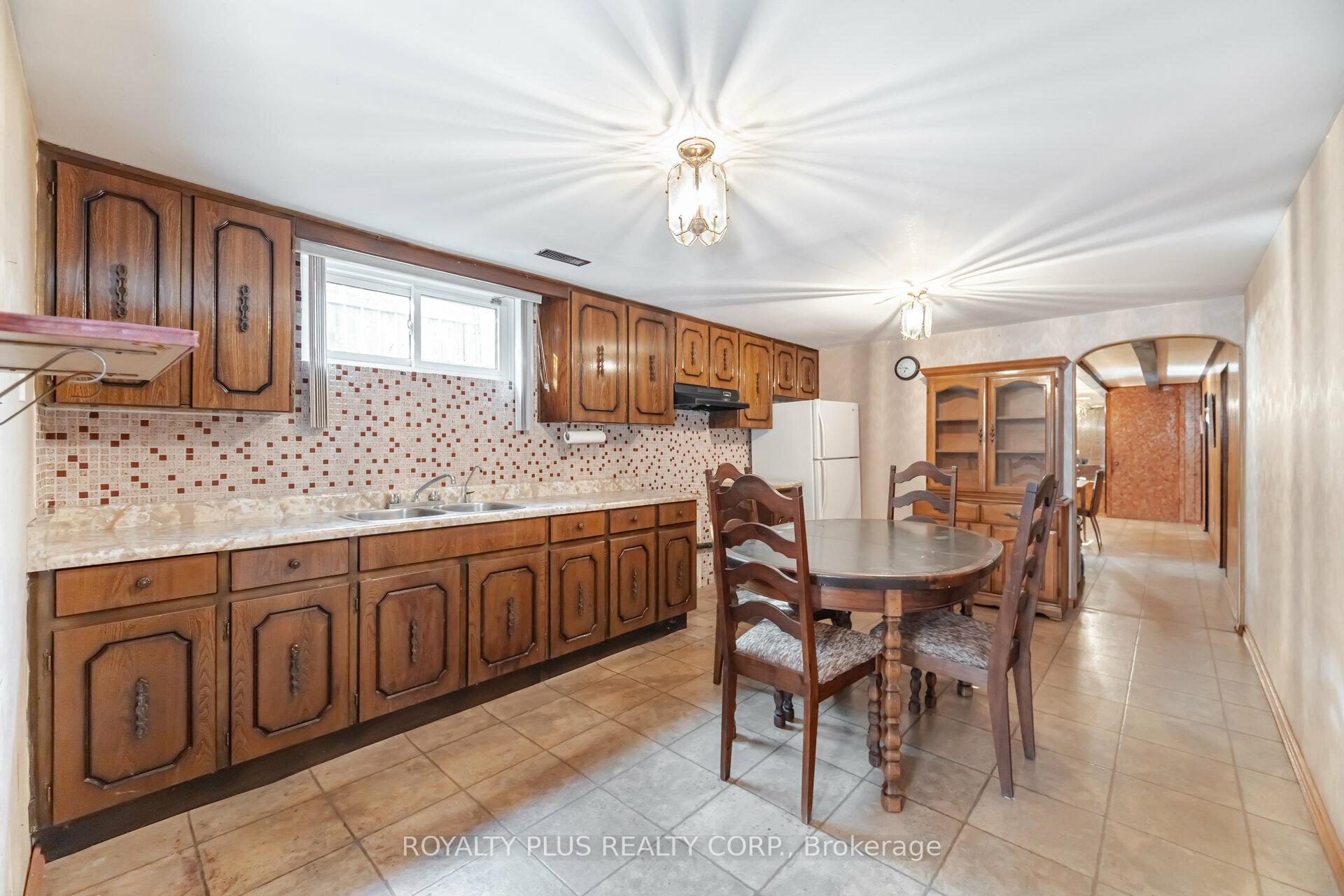 234 Grandravine Dr N, Toronto, ON M3N1H9 | 3 Bedroom 2 Bathroom Semi-Detached House | Image 31