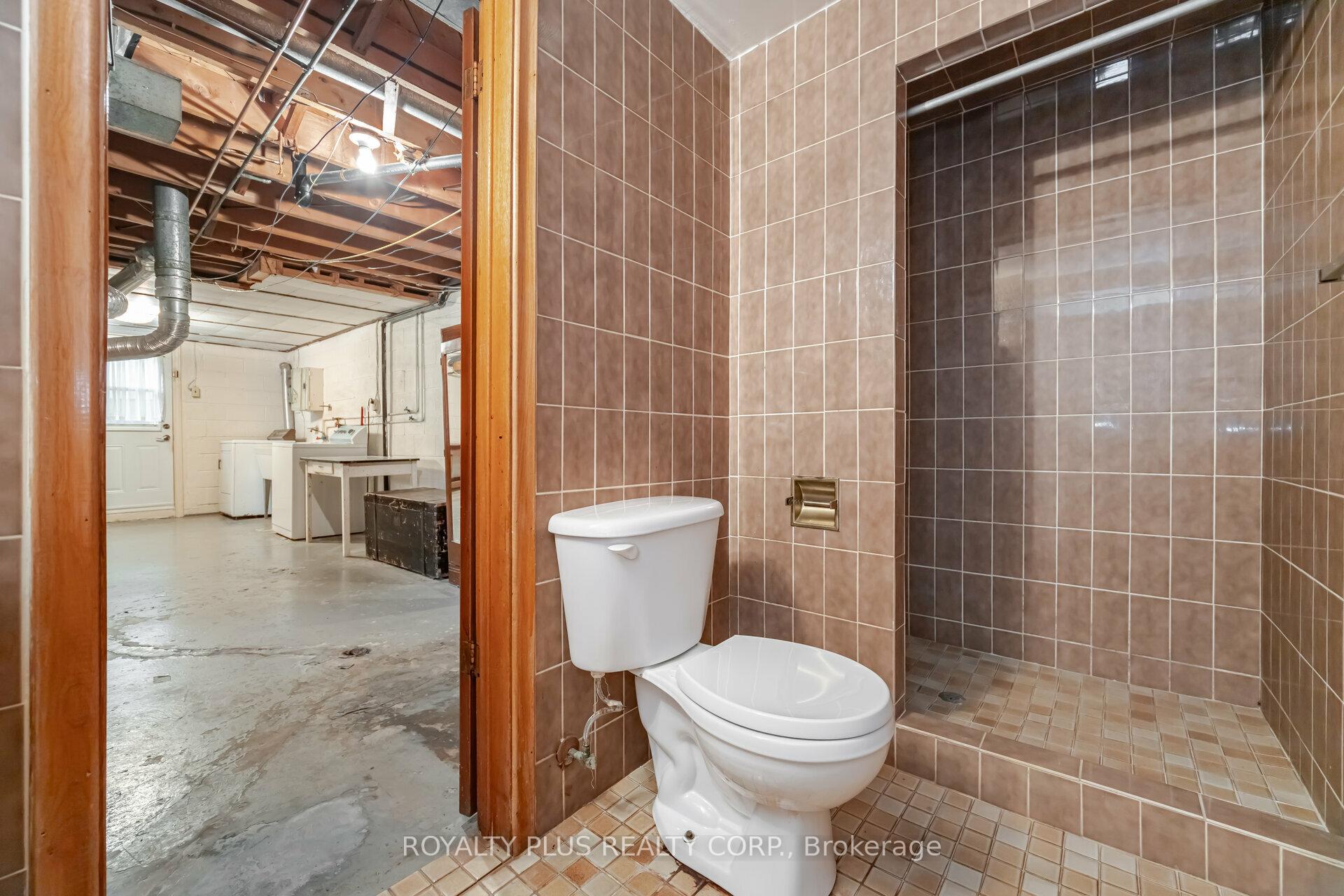 234 Grandravine Dr N, Toronto, ON M3N1H9 | 3 Bedroom 2 Bathroom Semi-Detached House | Image 35