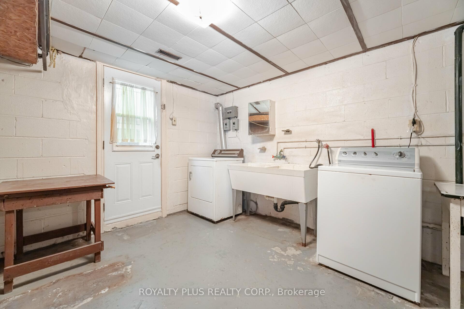 234 Grandravine Dr N, Toronto, ON M3N1H9 | 3 Bedroom 2 Bathroom Semi-Detached House | Image 36