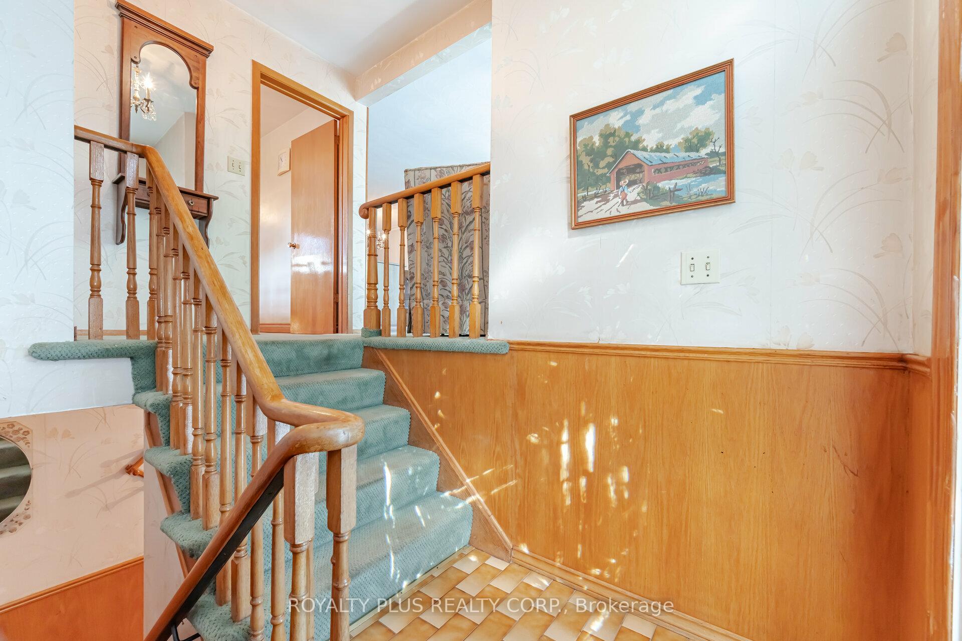 234 Grandravine Dr N, Toronto, ON M3N1H9 | 3 Bedroom 2 Bathroom Semi-Detached House | Image 5